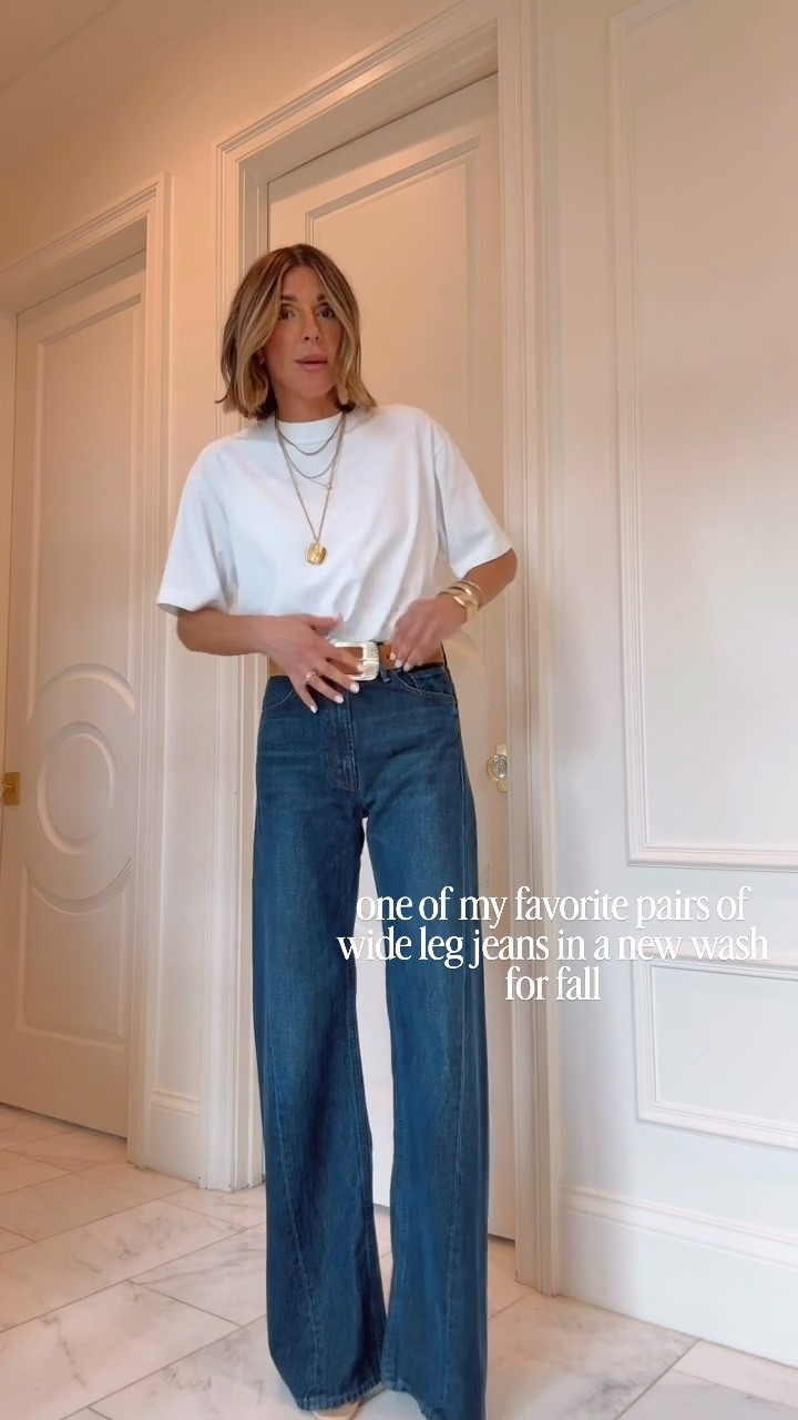 One of my favorite pairs of wide leg jeans for fall. I suggest sizing down one size