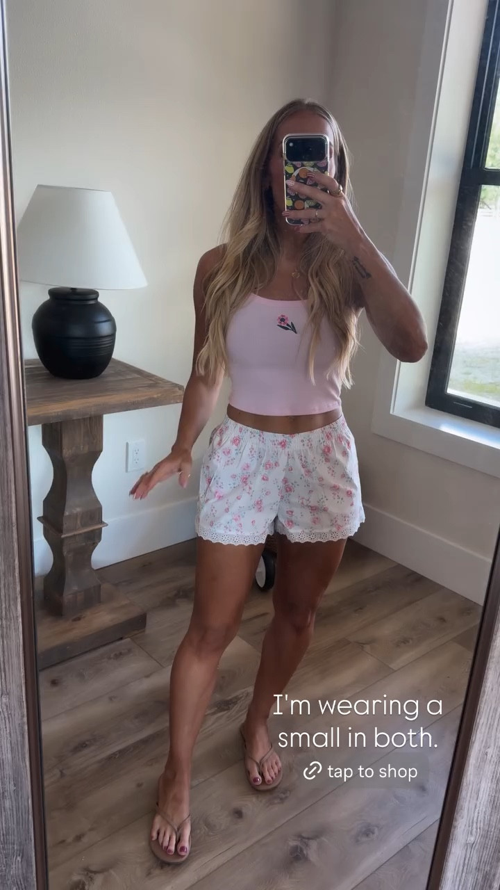 I'm wearing a
small in both.