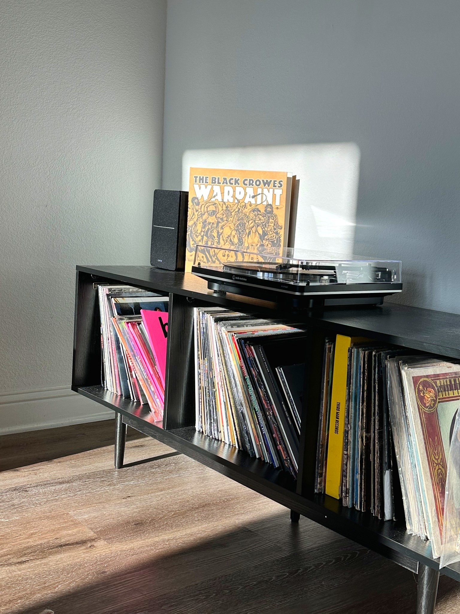 This is 100% my favorite corner of my house. Sunshine and vinyl, I’m good to go. What’s your favorite part of your house??



#LTKdayinmylife #LTKHome #LTKstorytime