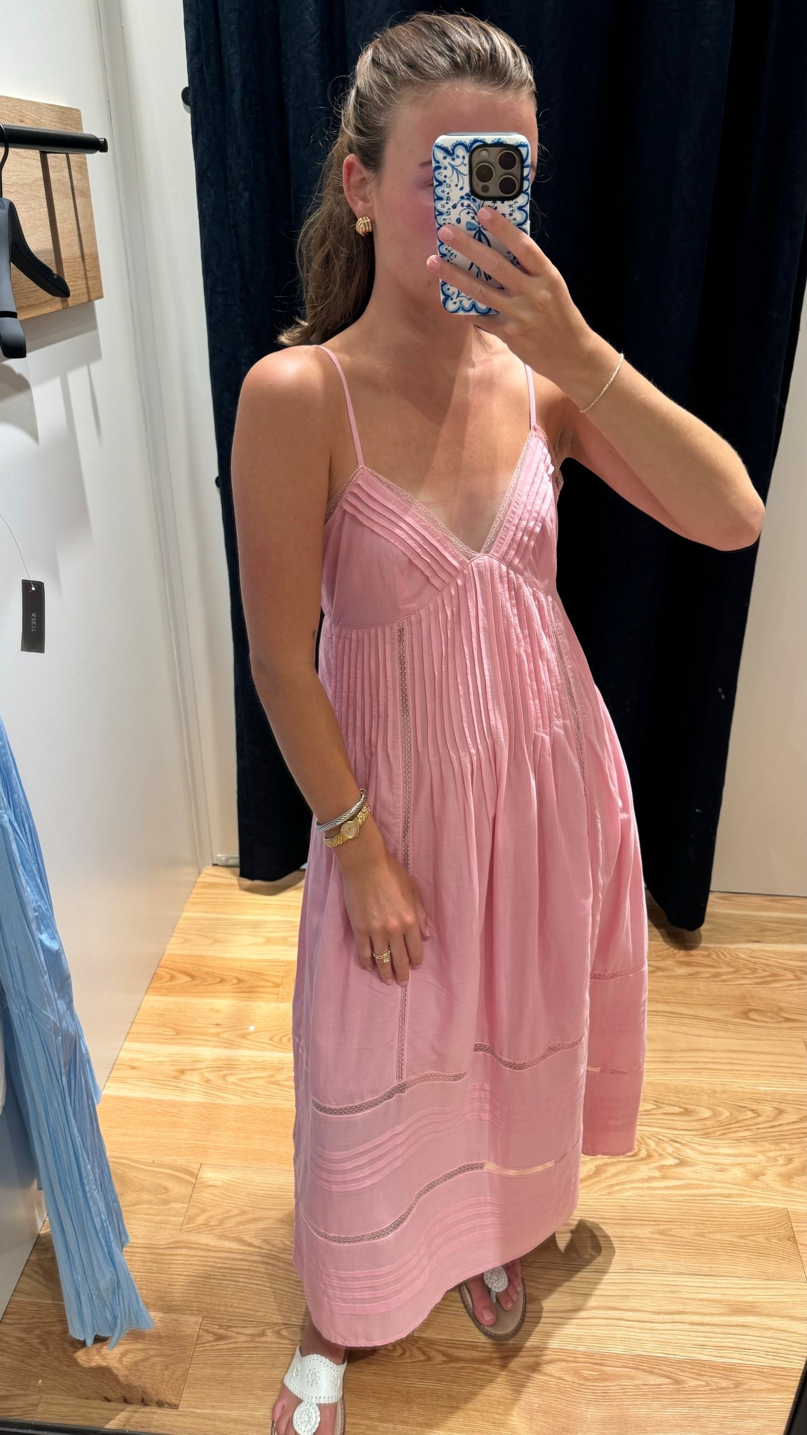 I’m 5’2” and wearing xs!