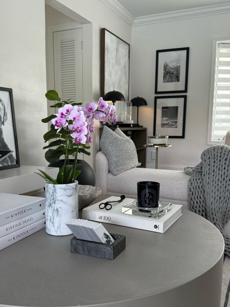Coffee table styling // living room decor // neutral style 

#LTKhome #LTKfindsunder100 #LTKsalealert