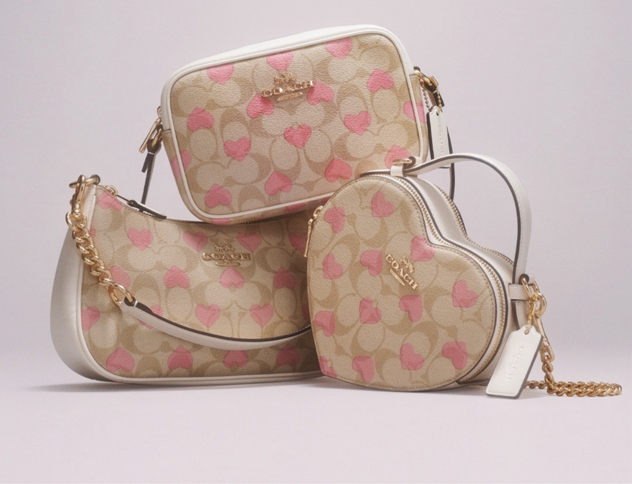 小物 Coach Valentine Heart Suede Wristlet Heart Bag Coach Valentine Wristlet Best Coach Valentine Bag Online