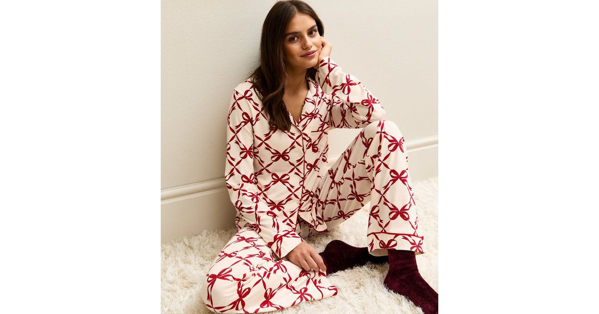 Red Jersey Bow Print Revere Collar Shirt and Trousers Pyjama Set | New Look | New Look (UK)