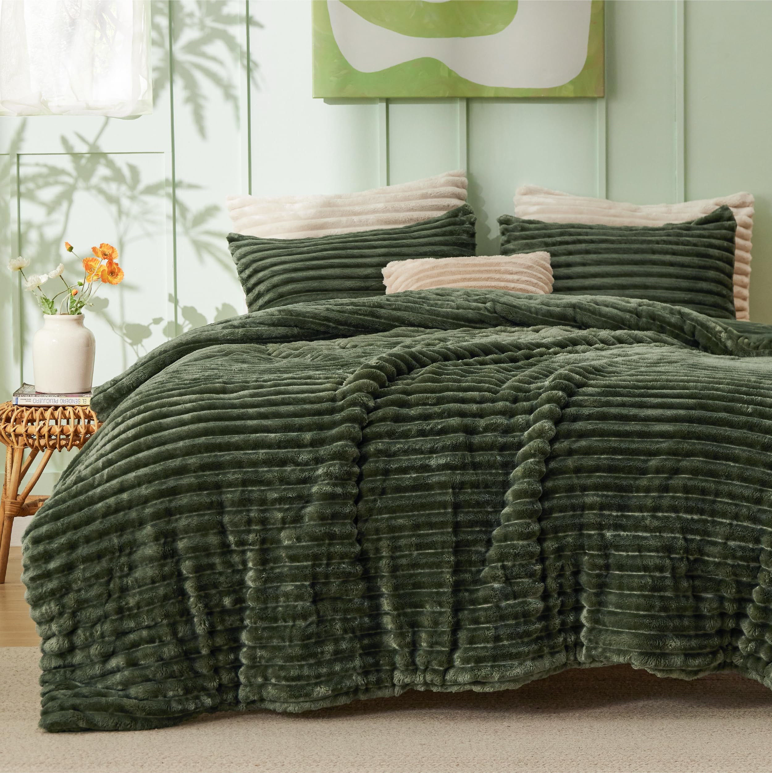 Bedsure Fluffy Comforter Set Queen - Super Soft Faux Fur Bed Set Olive Green, All Seasons Warm Pl... | Amazon (US)