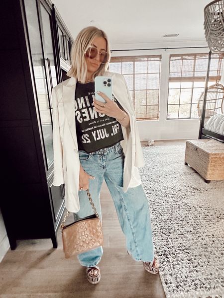 Linking todays look! Throw on denim jeans with a vintage band tee and get going! Happy Sunday! 
#denimjeans #denim #graphictee #bandtee mirror selfie #casualstyle #vintage 

#LTKshoecrush #LTKmidsize #LTKitbag