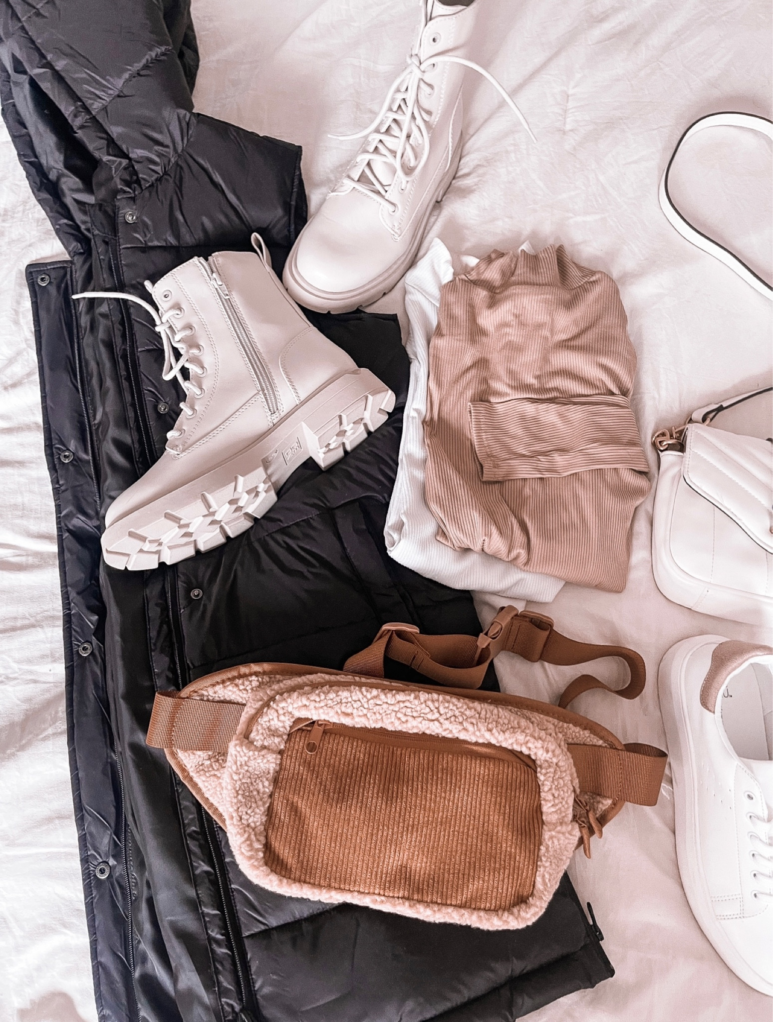 Neutral Winter Basics ✔️ 




#LTKSeasonal #LTKunder50 #LTKHoliday