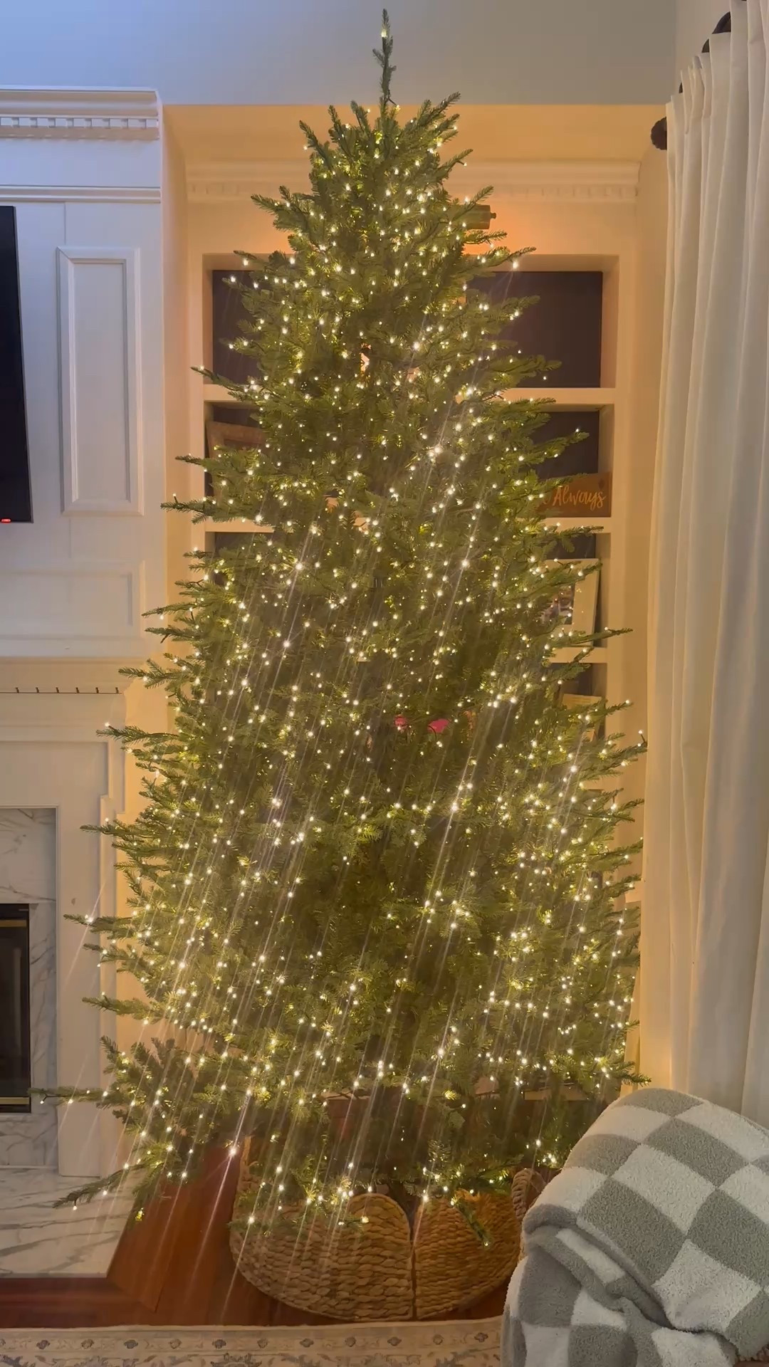 Most beautiful tree I’ve ever owned!

#LTKHome #LTKCyberWeek #LTKHoliday