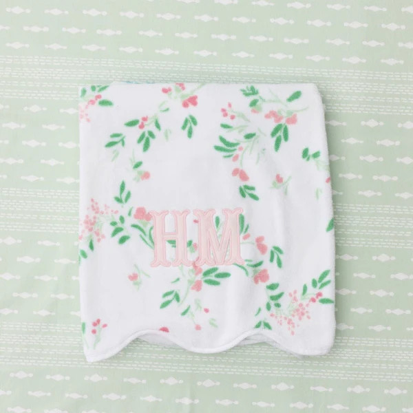 Floral Scallop Bath Towel | Weezie Towels
