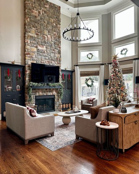 Christmas living room .. cozy cozy 

#LTKHoliday #LTKSeasonal #LTKhome