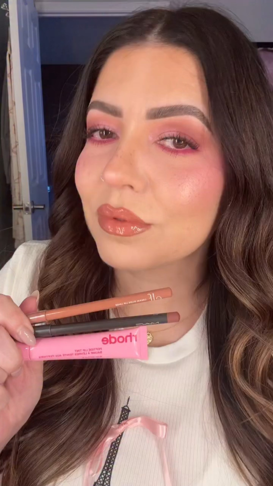 A sweet little combo🍬🎀✨
When I tell you this lip tint smells so delicious, I want to eat it!!😋

@elfcosmetics cream glide lip liner in shade ‘pinky swear’
@maccosmeticscanada lip pencil in ‘whirl’
@rhode peptide lip tint in ‘jellybean’

#lipcombo #beautyessentials #makeup #tutorial #grwm #explore #aesthetic #cozygirl #girlythings #girlygirl #pink #jellybean #beautycontent #ugcmakeup #ugccontent #ugccreator #ugccomunity #trend #autumn #fall #october #spookyseason #octobermood #autumnvibes #beautyroutine #beauty #pinterest