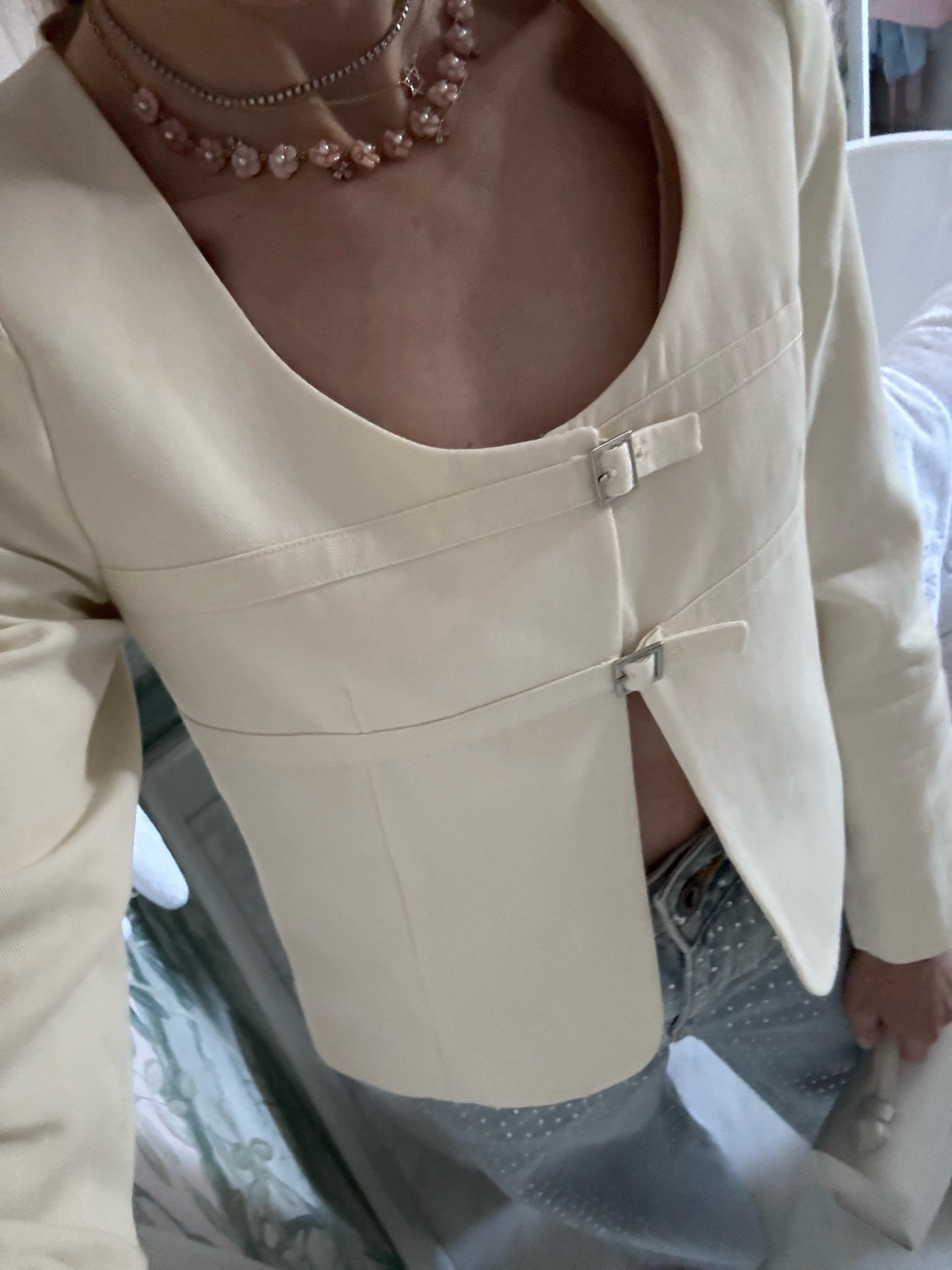 Outfit details. Chic jacket to wear with high waisted jeans. 

#LTKSeasonal #LTKtravel #LTKstyletip