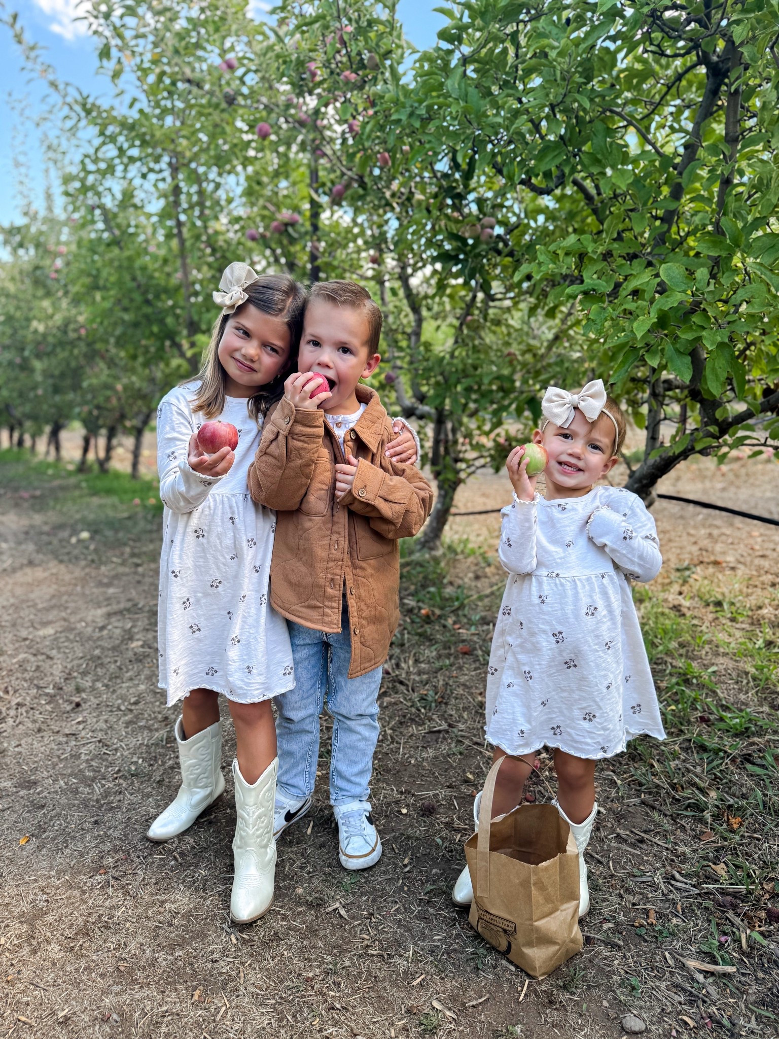 Apple picking! 🍂🍎

Fall outfits
Fall kid clothes
Fall kid outfits
Matching siblings
Coordinated siblings
Toddler girl dress
Girl dress
Toddler boy
Boy jacket
Kohl’s 
Little Co.
Little Co. by Lauren Conrad
Apple orchard
Family day
Family activity

#LTKFamily #LTKKids #LTKStyleTip