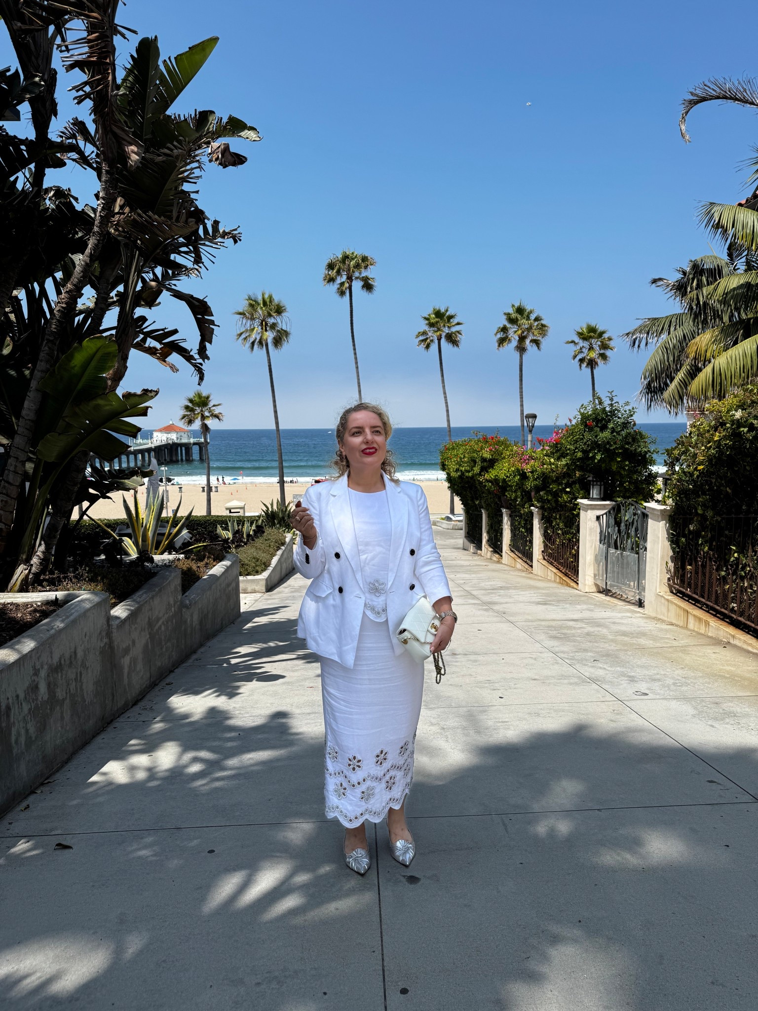 When you want to look polished without trying too hard 🤍

This linen look is made for everything from summer Fridays at the office to brunch, showers, or vacation dinners.
Wearing the best-selling Ann Taylor studio collection scalloped midi skirt (size 4) and matching embroidered tank (size M), layered with a cropped linen jacket (size XS petite).
Finished the look with silver kitten heels + a white purse to keep it elevated but comfy.

Linked it all on LTK — and it’s 30% off right now 👀✨

#LTKParties #LTKWorkwear #LTKPetite