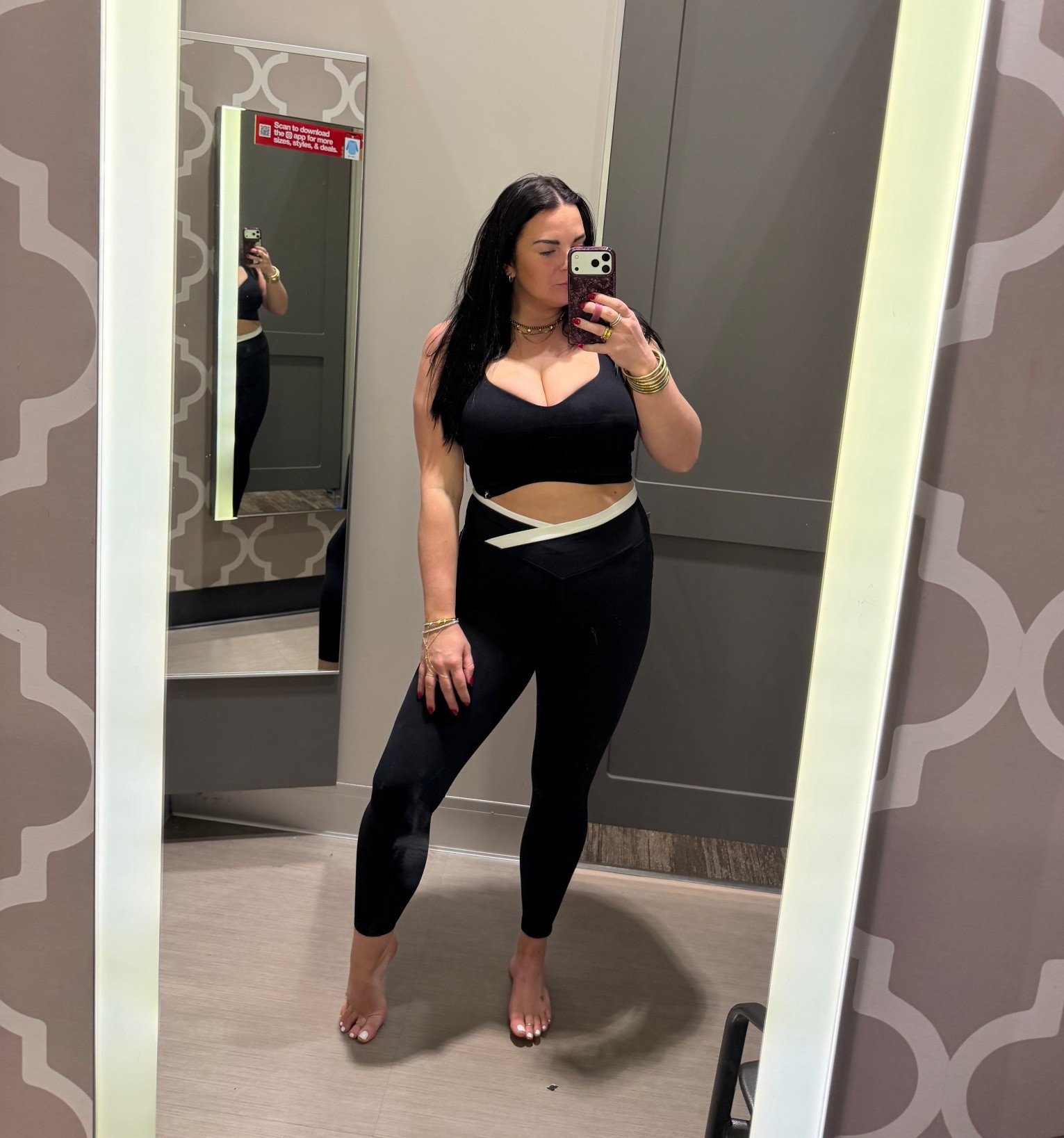 So flattering! 

#LTKMidsize #LTKFindsUnder50 #LTKActive