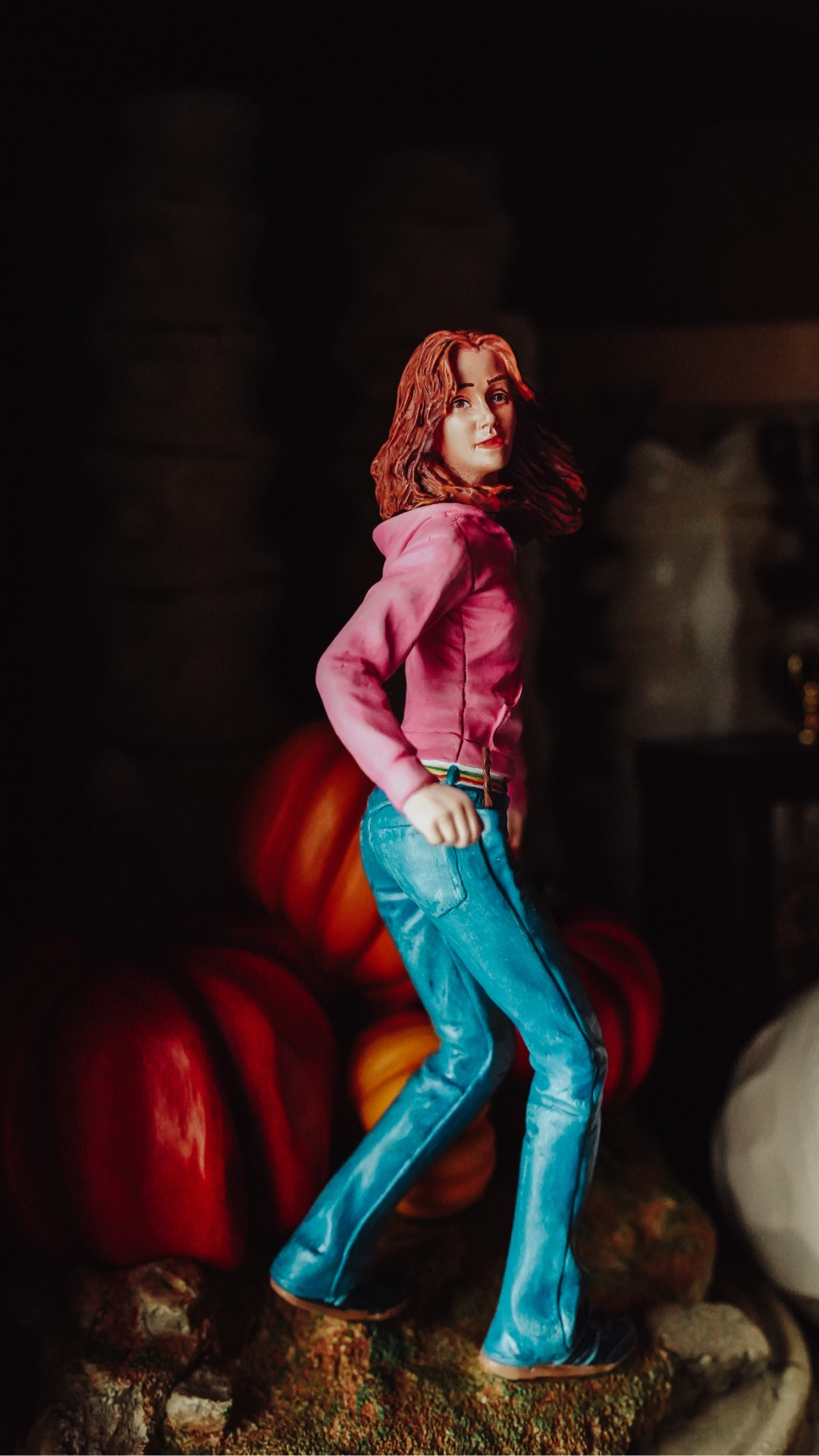 Harry Potter x Enesco Studios | AD 

“Is that really what my hair looks like from the back?!” - Hermione Granger, Prisoner of Azkaban 

⏳ Harry Potter and the Prisoner of Azkaban is my favorite movie and, naturally, Hermione is my favorite character, so this statue of her is one of my favorites!! This figurine of her is from @enescostudios, and it amazingly depicts that moment in Hagrid’s pumpkin patch where past Hermione and future Hermione seem to “glimpse” each other. 

🪄 The details here are amazing, and her features are captured so well! I love how even her rainbow belt and wand tucked into her pocket are included! 

Have you added this to your collection yet?! 
🛒: @enescostudios 
•Wizarding World of Harry Potter | Hermione - Year 3 | Figurine
•Discount code: stephanie15 (this cannot be used on “Room with a View”) 

#harrypotter #hermionegranger #harrypotterandtheprisonerofazkaban 
Hermione Granger 
Harry Potter 
Hogwarts 
Wizarding World