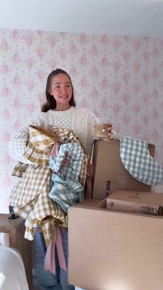 Christmas haul time 🎄🎀🩷 use code KENZIE30 for 30% off at Anthropologie + if you spend $200, you'll also get $50 back on 12/11, to use for holiday gifting through 12/25 #anthropologiepartner #anthropartner

#LTKHoliday #LTKHome #LTKGiftGuide