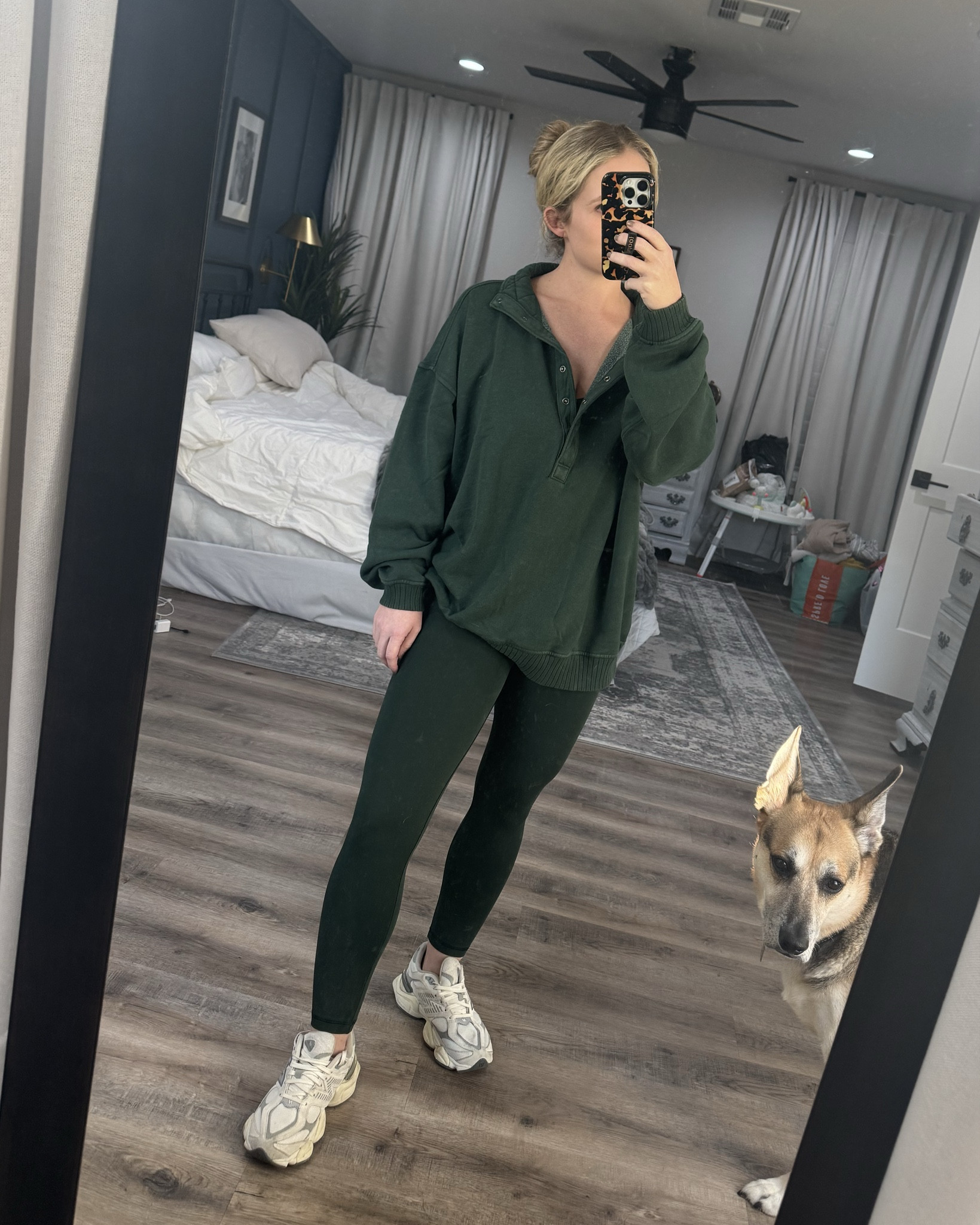 Aerie color French set
Leggings- small short
Bra- medium
Sweatshirt- smalll