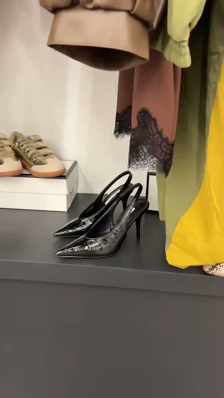 Loved checking out some of Steve Madden’s styles at the LTK con. Particularly obsessed with these heels! 😍😍😍

LTKCon #Over40Style #LTKStyle #DateNightOutfit
@Steve Madden US#LTKstyletip #LTKshoes #LTKpartywear

#LTKOver40 #LTKPetite