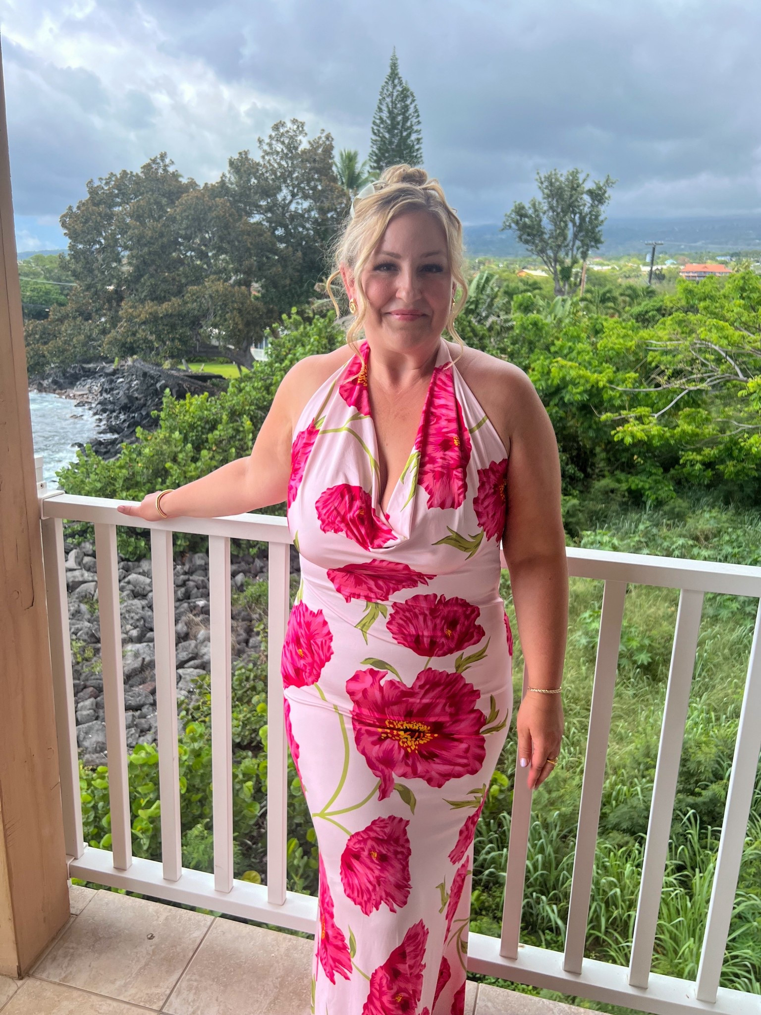 This dress is 30% off!! 
Wearing size XL but could’ve done a L 

#LTKFindsUnder100 #LTKSaleAlert #LTKMidsize