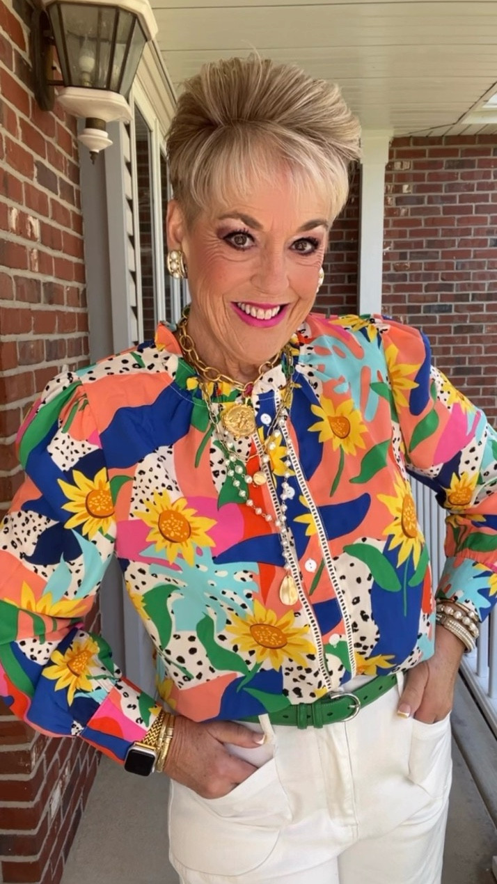 Bright Floral Blouse
White Wide Leg Jeans
Green Suede Kitten Heels
Green Belt