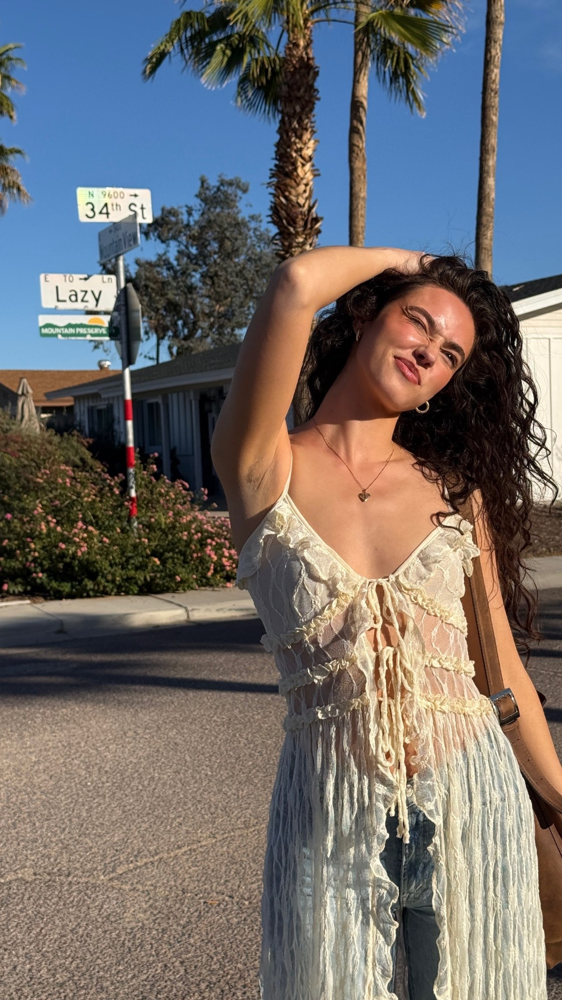 This top is everything! 

#LTKootd