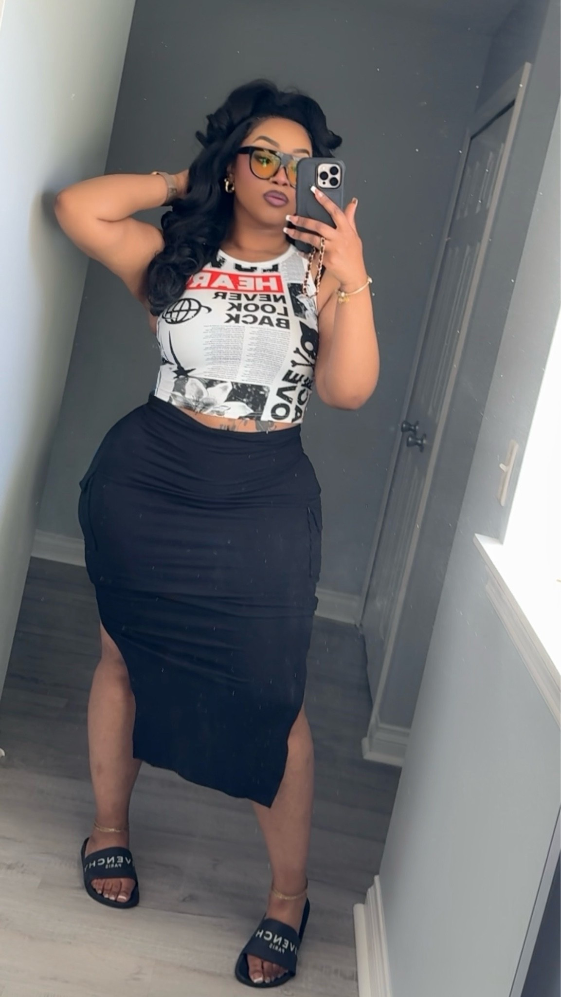Hey Beauties 🩷

Here’s my OOTD post filming 🤗 I may post these tomorrow versus Saturday. Skirt and top in a medium ❤️🖤

#LTKootd #LTKgrwm #LTKMidsize