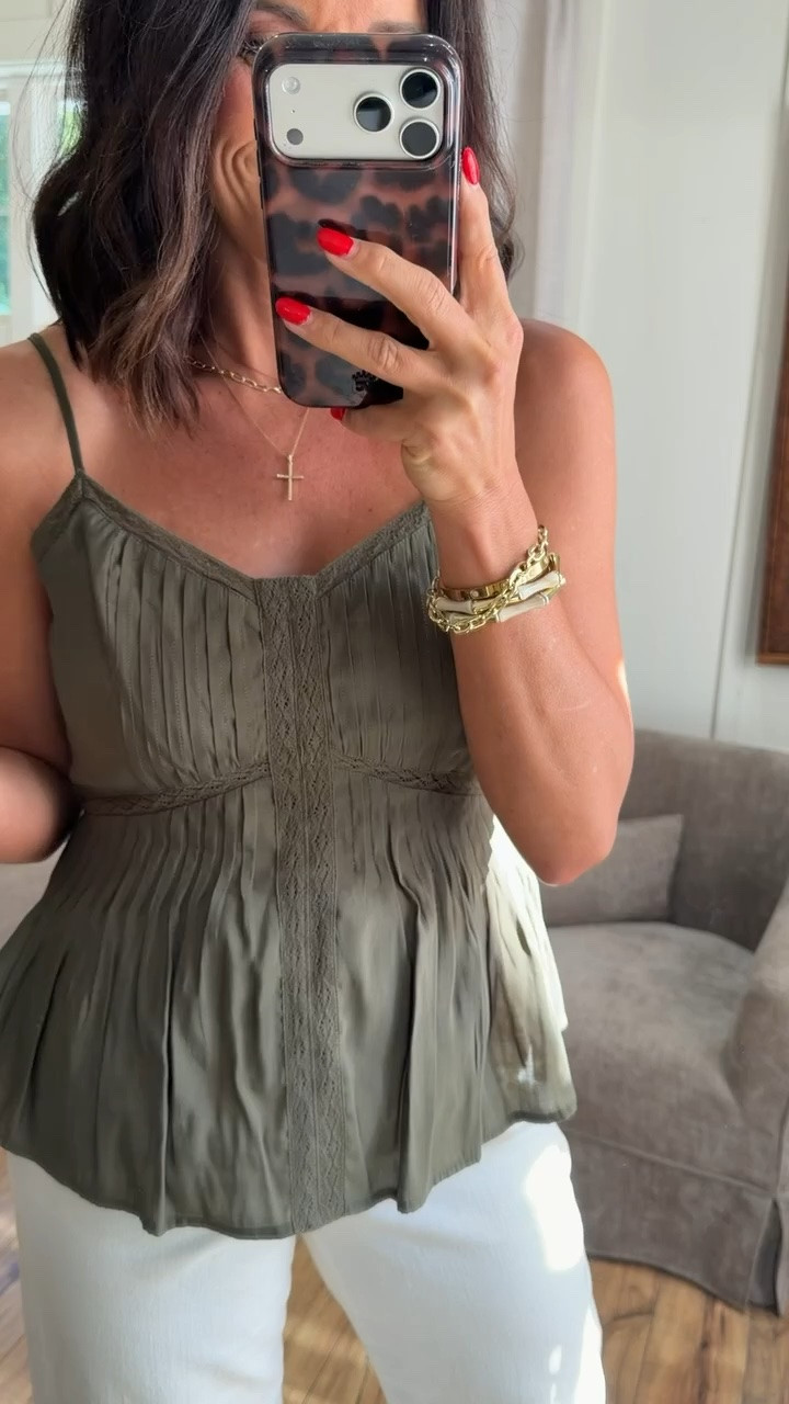 Such a good Target find!! 🤎 This olive top with white denim is the perfect outfit for that in-between summer and fall weather. Simple, cute and so easy to wear now and later!

@Target 

#targetstyle #targetfinds #targetfashion #targetoutfit #falltransition #fallfashion #affordablefashion #casualoutfit #ltkfashion #ltkunder50