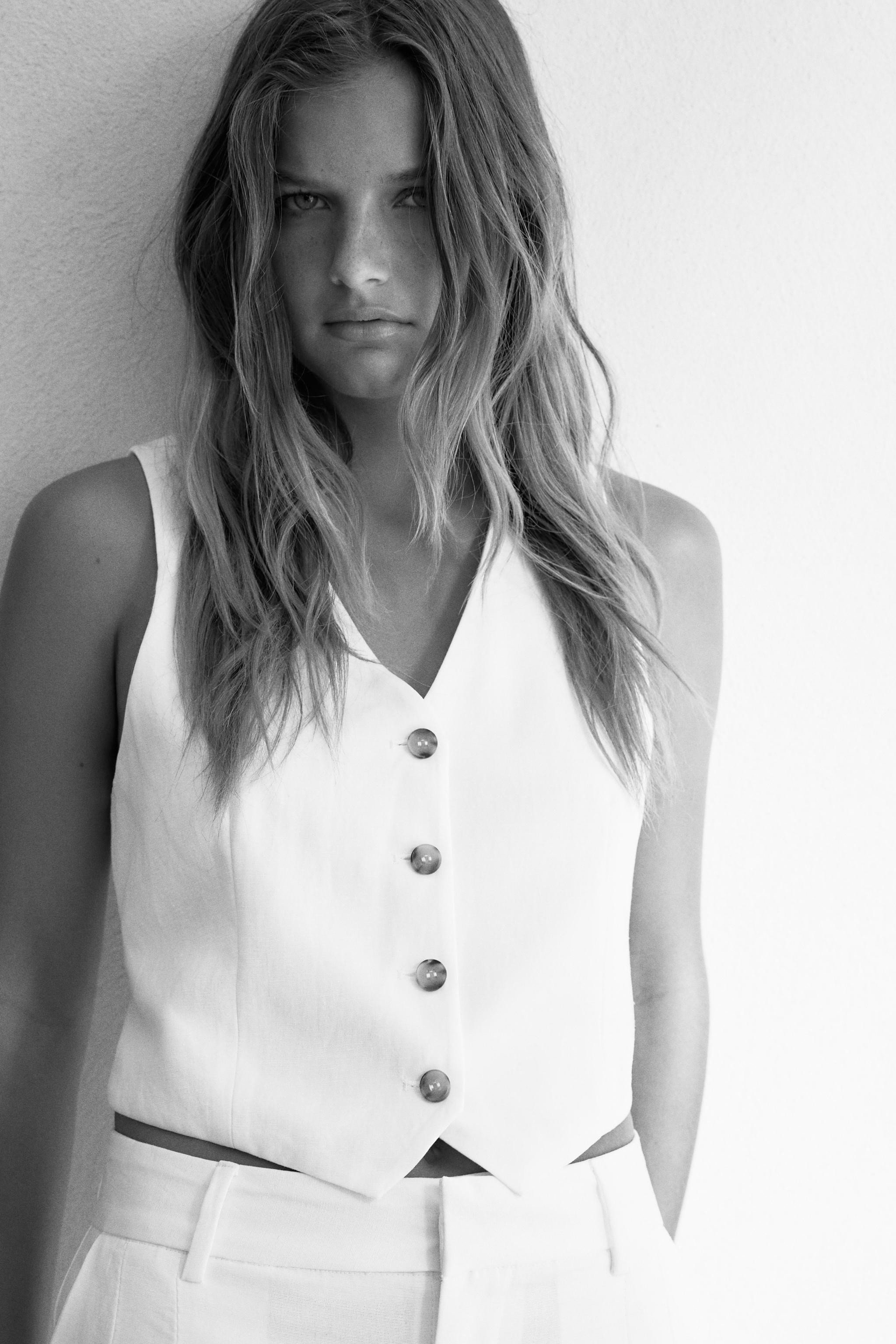 CUT-OUT BACK WAISTCOAT | Zara UK