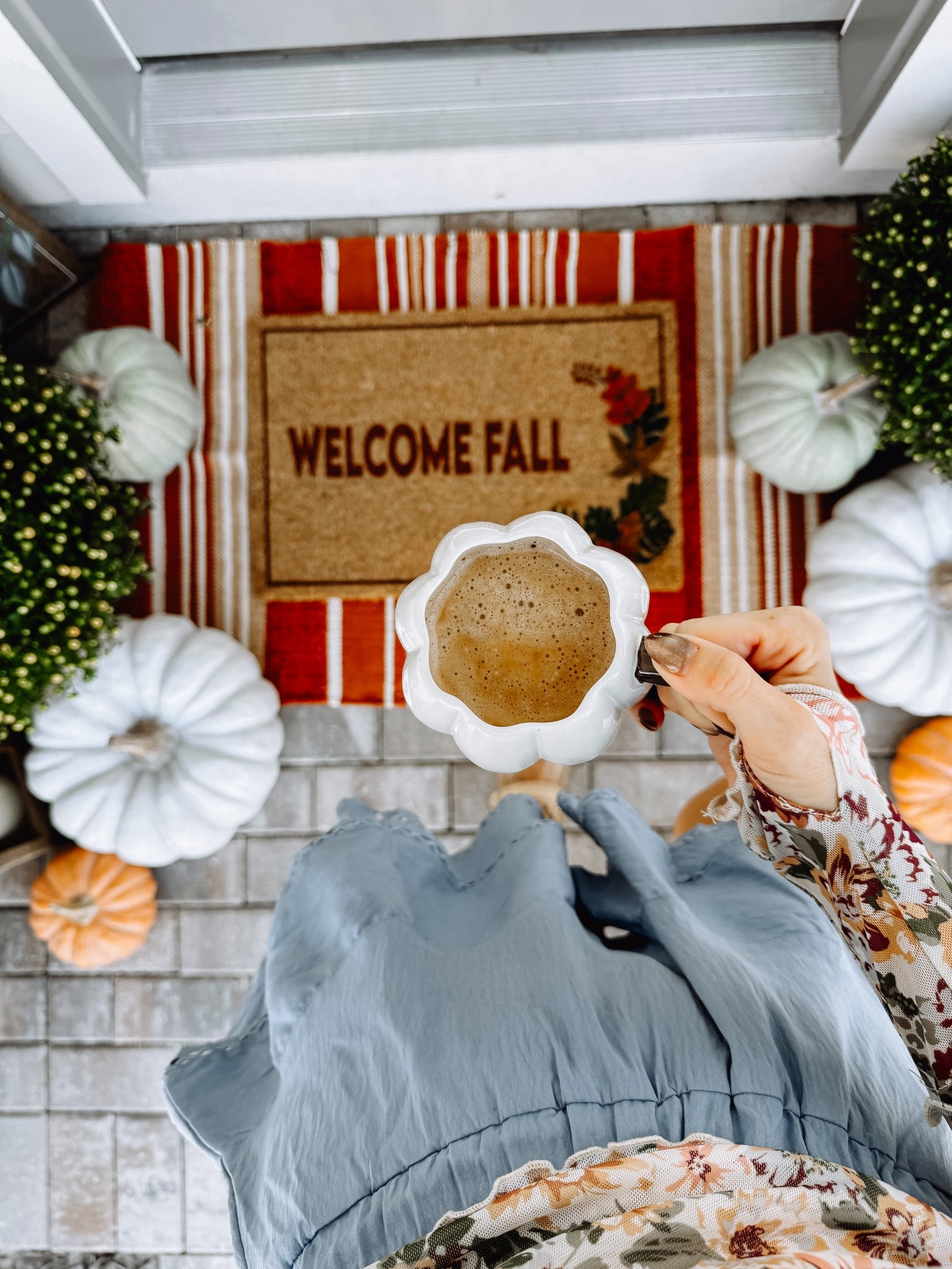 Front porch fall decor


#LTKNYFW #LTKSeasonal #LTKStyleTip