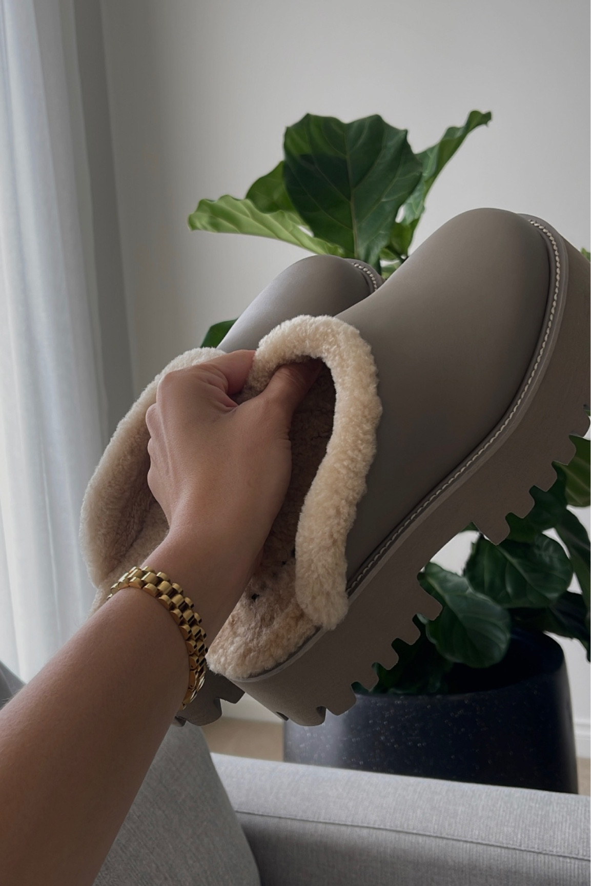 Can’t get enough of these clogs 🌸🧸🤍

#LTKshoecrush #LTKSeasonal #LTKstyletip