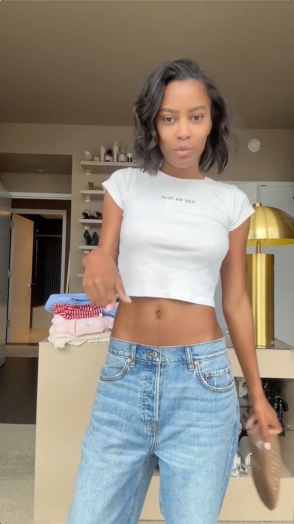 My go-to look for summer - low rise baggy jeans and a baby tee! This top is sold out but I linked the band and similar styles. 

tee l summer l jeans 

 