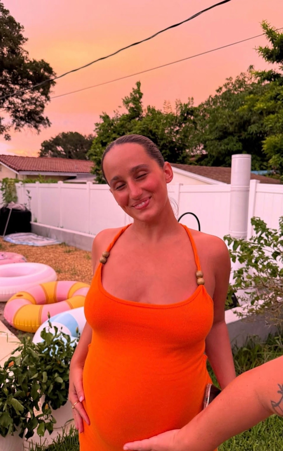 this color is perfect for the transition into fall!!🧡 love it with the bump too

#LTKStyleTip #LTKSeasonal #LTKBump