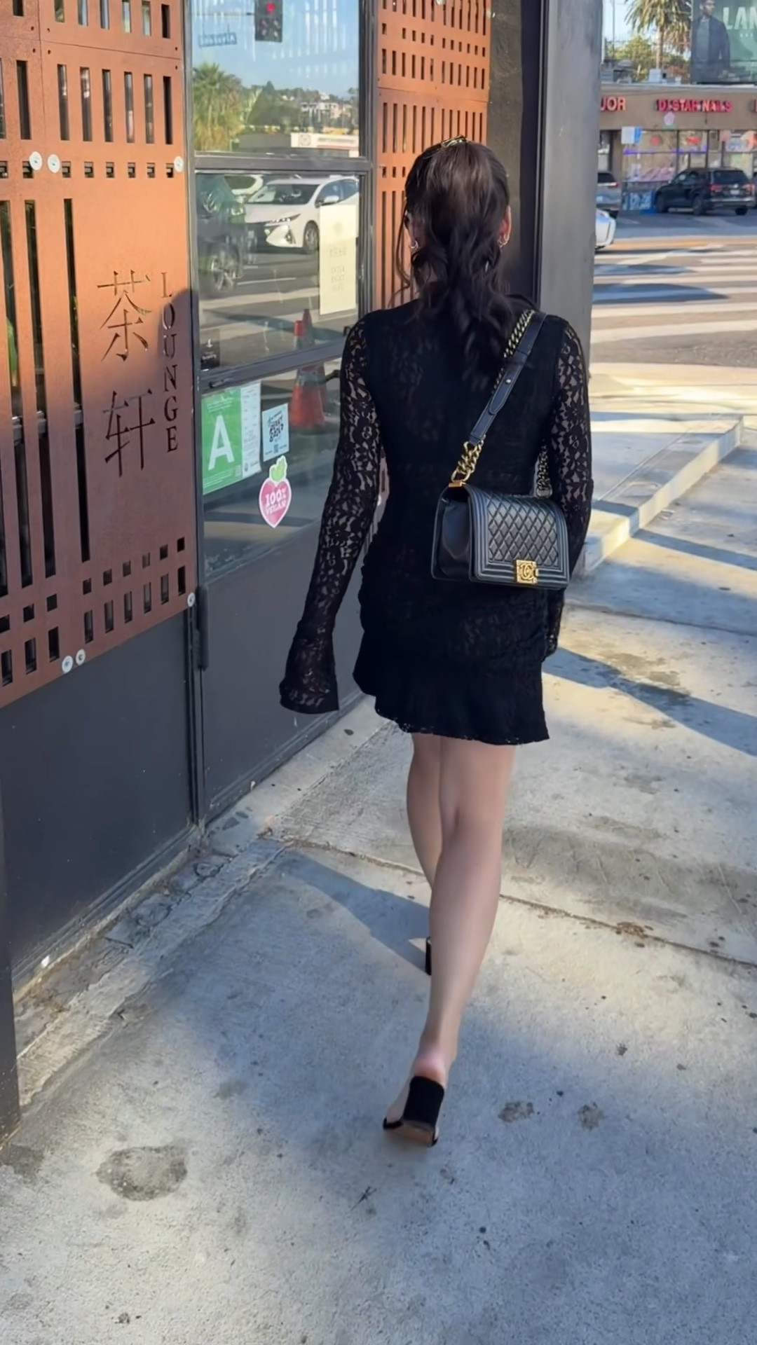 🥰🖤 Date night at @menandbeasts_la 🥢🌱 

#thedyerlove #vegandinner #vegandate #lavegan #veganinla

#LTKootd #LTKfoodie #LTKdayinmylife