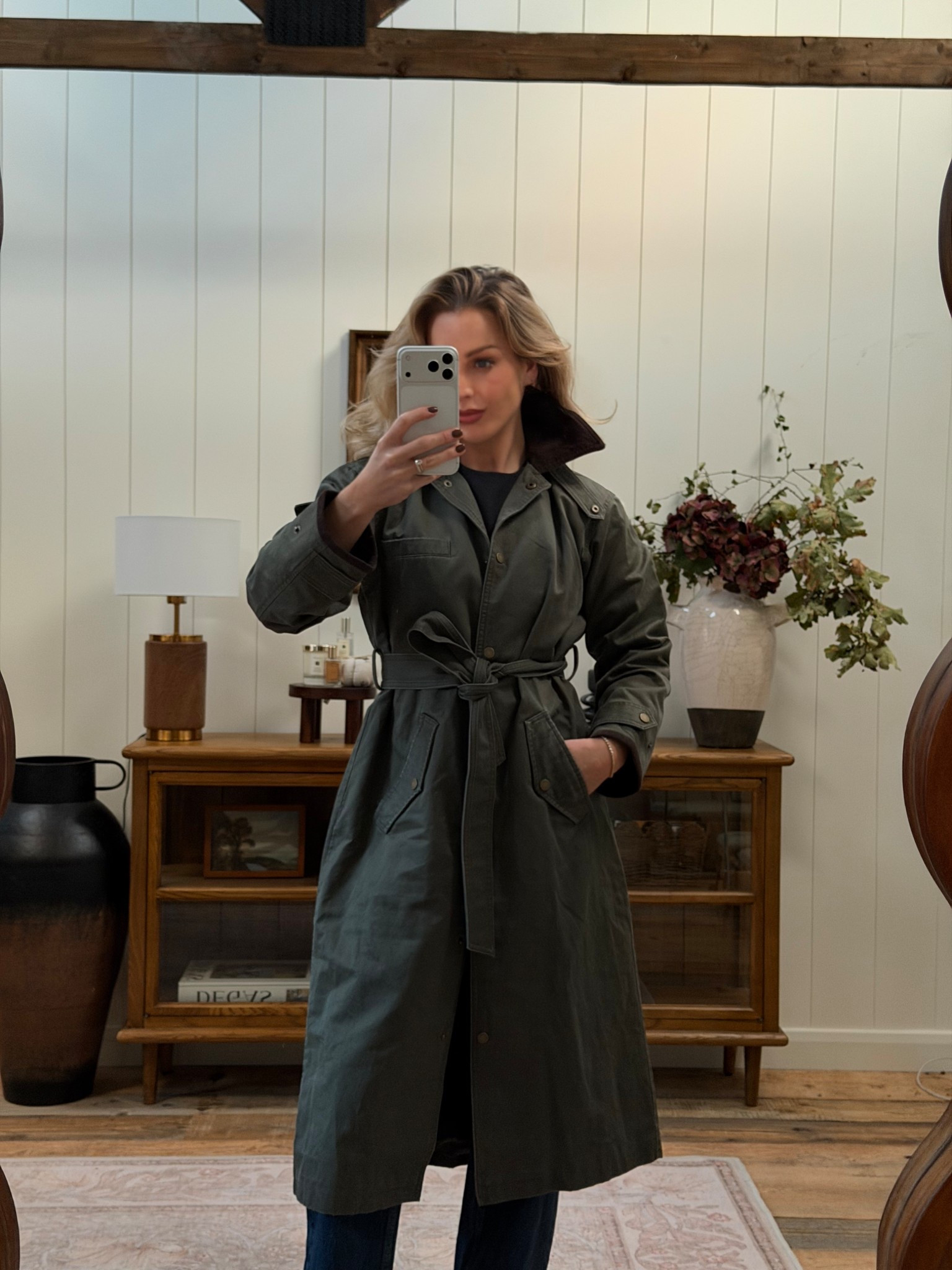 A long wax trench coat great for dog walks and country days, save additional on top of the 30% off with code AFCHLOEROSEE

#LTKCyberWeek