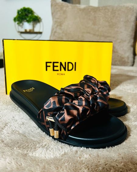 Fendi Satin Slides


FF slides, spring 2024 sandals, gifts for her, vacation shoe, black slides 

#LTKGiftGuide #LTKshoecrush #LTKstyletip