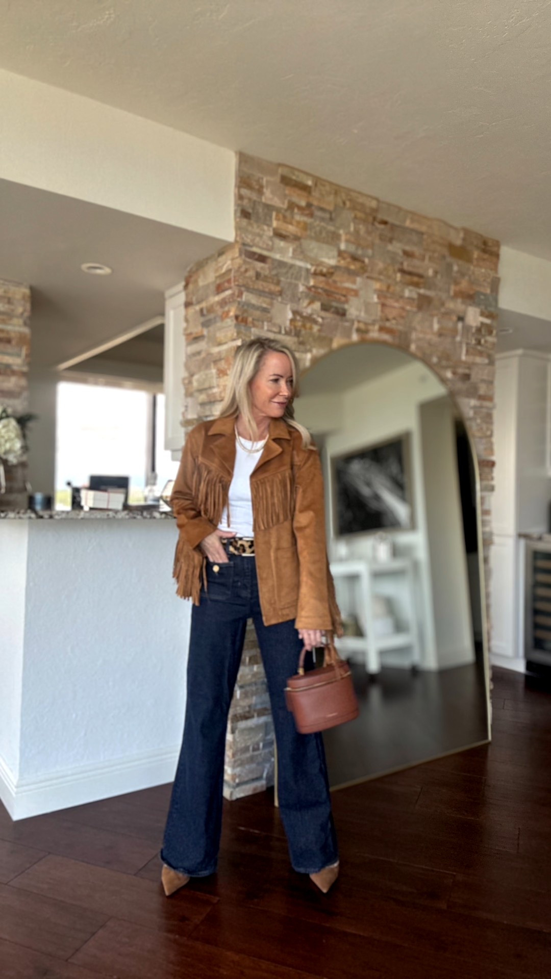 🍂 Autumn-ready and effortlessly chic.
This suede fringe jacket + dark denim combo is my go-to for western-inspired fall style. Perfect with pointed-toe boots and a structured bag for that polished yet playful vibe.

Shop the full look here and bring a little autumn fringe into your closet. ✨

fall outfits for women over 40
	•	chic fall outfit inspiration
	•	fringe jacket outfit ideas
	•	western-inspired fall style
	•	suede jacket fall outfit
	•	midlife fashion fall looks
	•	casual chic autumn outfits
	•	elevated everyday style over 40
	•	dark denim fall outfit women
	•	quiet luxury fall fashion
	•	classic fall wardrobe staples
	•	stylish outfits for women 50+

#LTKOver40 #LTKSeasonal #LTKStyleTip