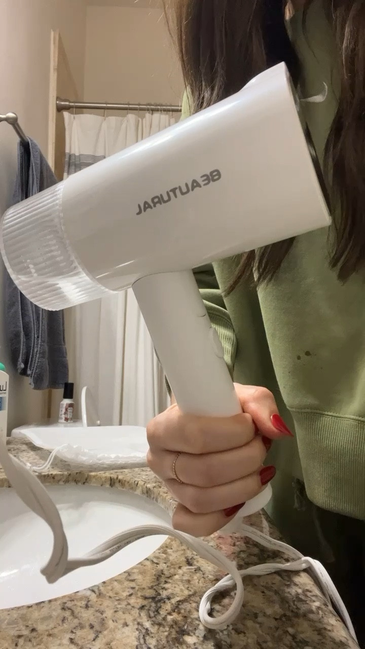 Use code SHELBI for 20% off these dresses! Also my Amazon steamer is on flash sale for just $22! Doesn’t leak and warms um in 5 seconds 