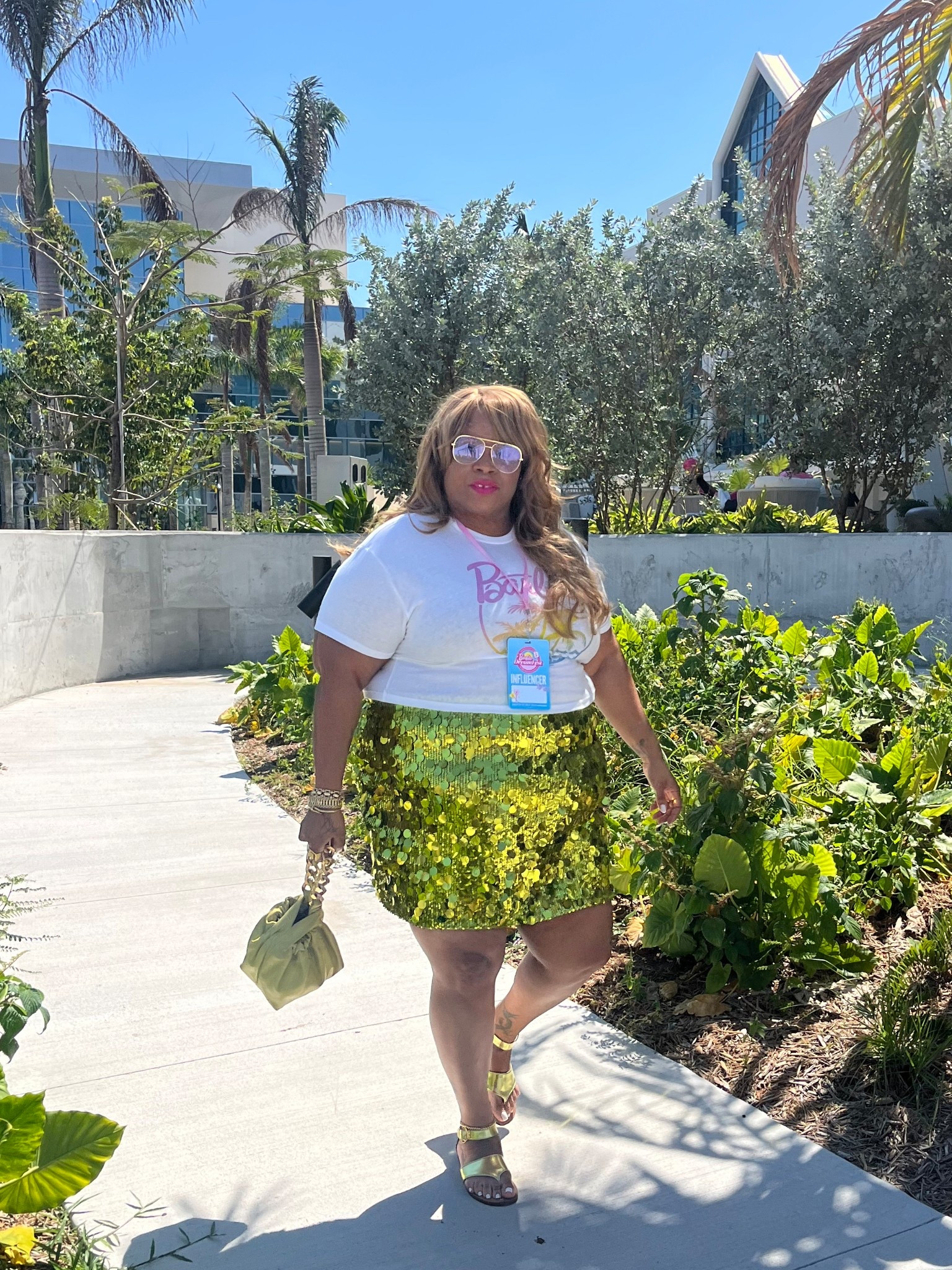 Casual graphic tee outfit

#LTKootd #LTKPlusSize #LTKOver40