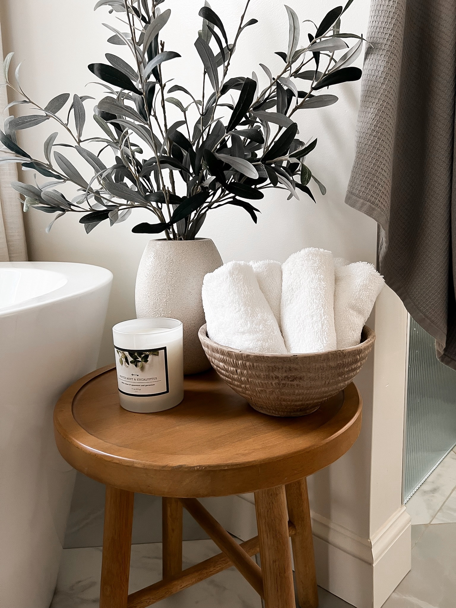 Little bathroom refresh! 🌿 Fresh towels make everything so much better!

Adding some things that we have in our bathrooms too just in case you want to shop!!

#LTKFindsUnder50 #LTKHome #LTKFindsUnder100