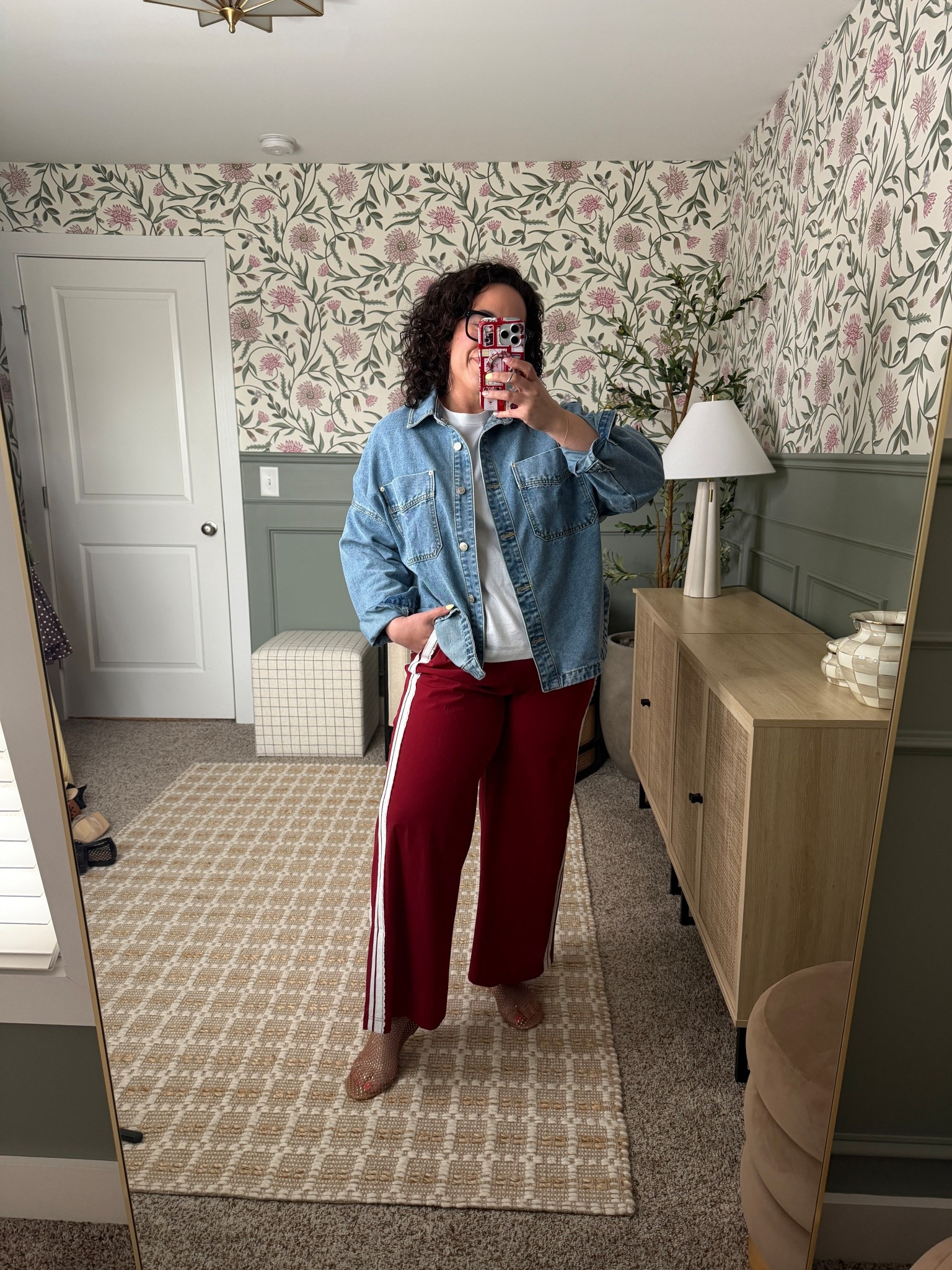 Saturday outfit inspo! So comfy but cute for when you have to run out of the house and get things done ❤️🙌

#LTKBeauty #LTKMidsize #LTKootd