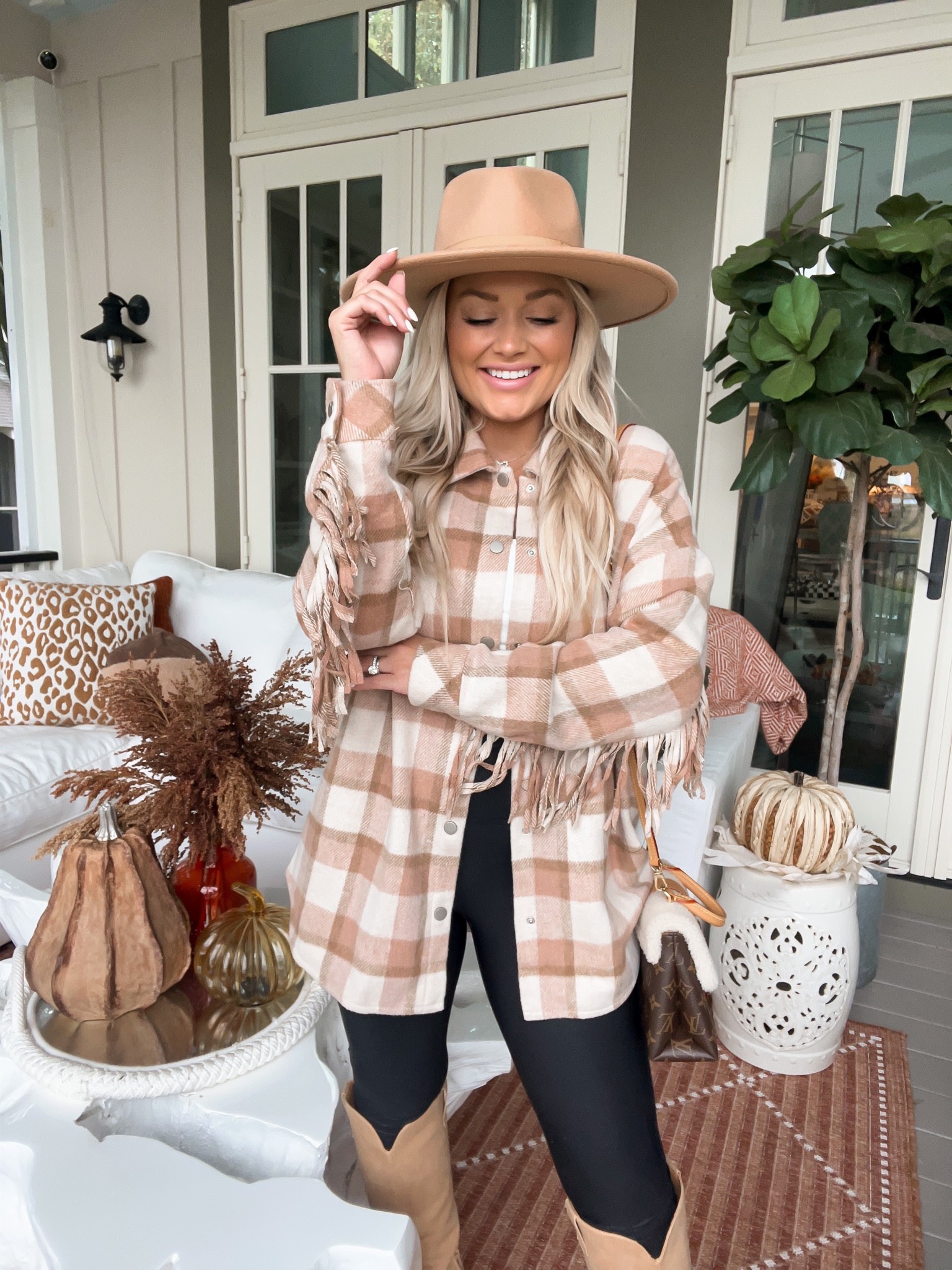 My pink lily try on. Use code WHITNEYR20 for 20% off. Wearing size small in everything. 


#LTKshoecrush #LTKunder50 #LTKtravel