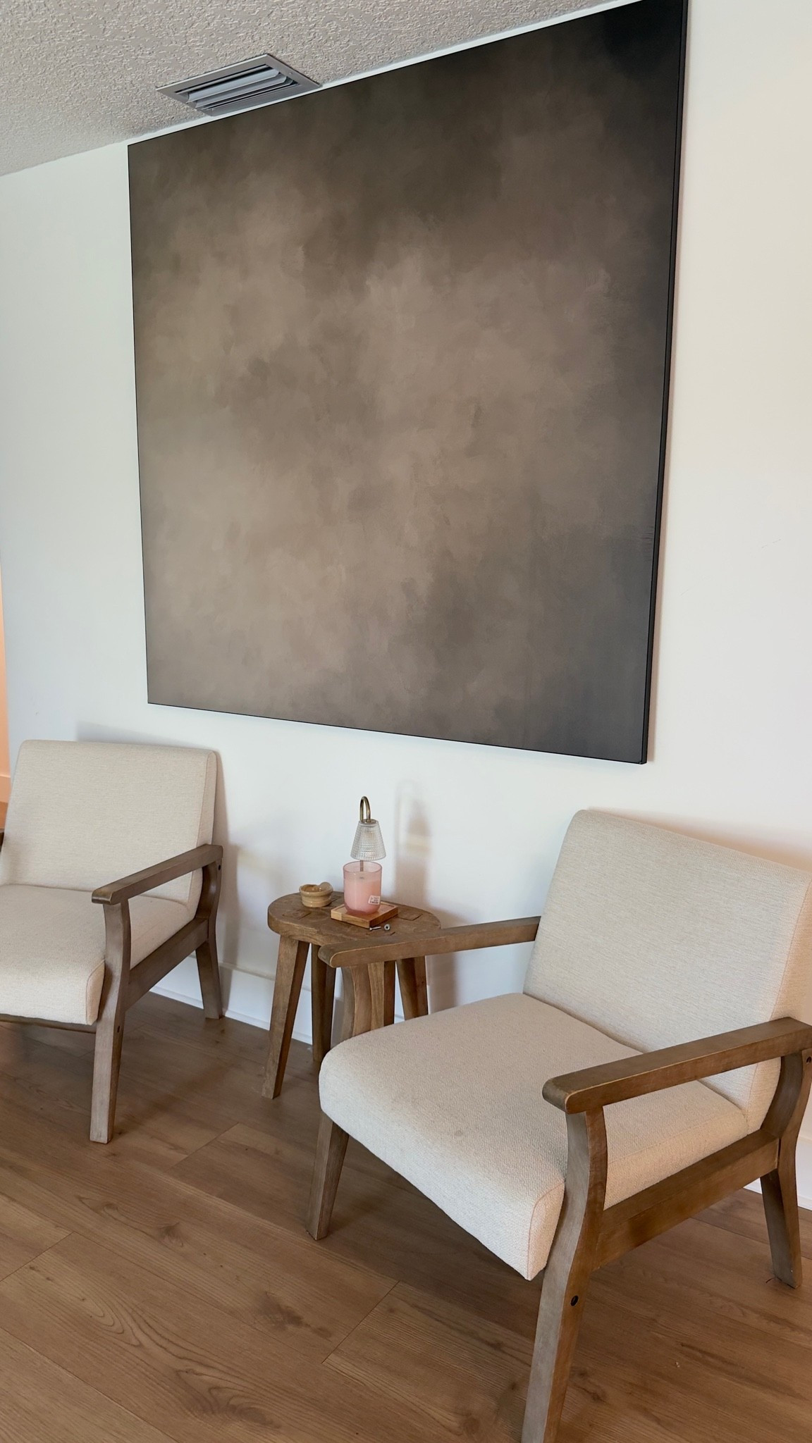 Scroll to shop! ✨ Home decor I love. Everything is linked below.👇🏾

Desliza para comprar. ✨ Decoración para el hogar que me encanta.

📲 Download the free LTK app & follow me @kirasfashionfinds to shop all my daily finds.

#LTKHome #LTKdayinmylife #LTKvlog