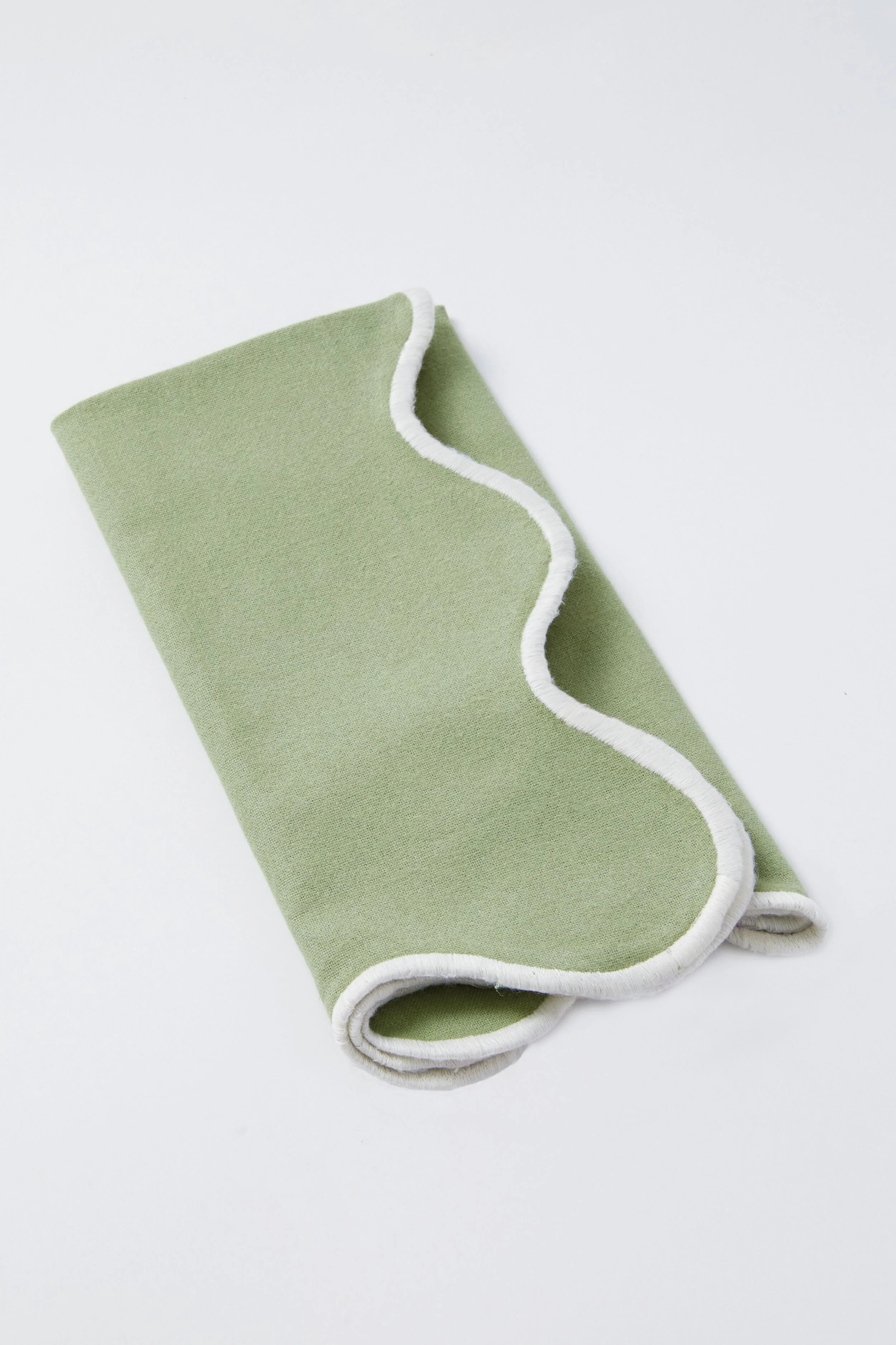 Sage and White Cotton Slub Scalloped Napkins Set of 4 | Tuckernuck (US)