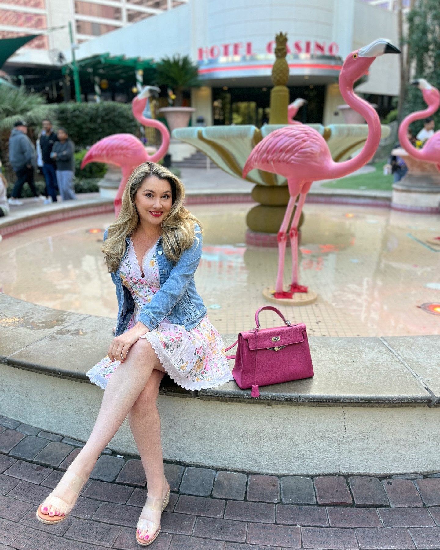 Happy Friday 🌸🥂🦩Flamingo Las Vegas Hotel & Casino

Summer is here in Vegas and the weather is calling for cute dresses! 👗 

Follow my LTK @Monica_Leake on the @shop.LTK app to view this post and get my exclusive app-only content!

#liketkit #LTKootd #LTKTravel #LTKdayinmylife
@shop.ltk
https://liketk.it/5Y1OU