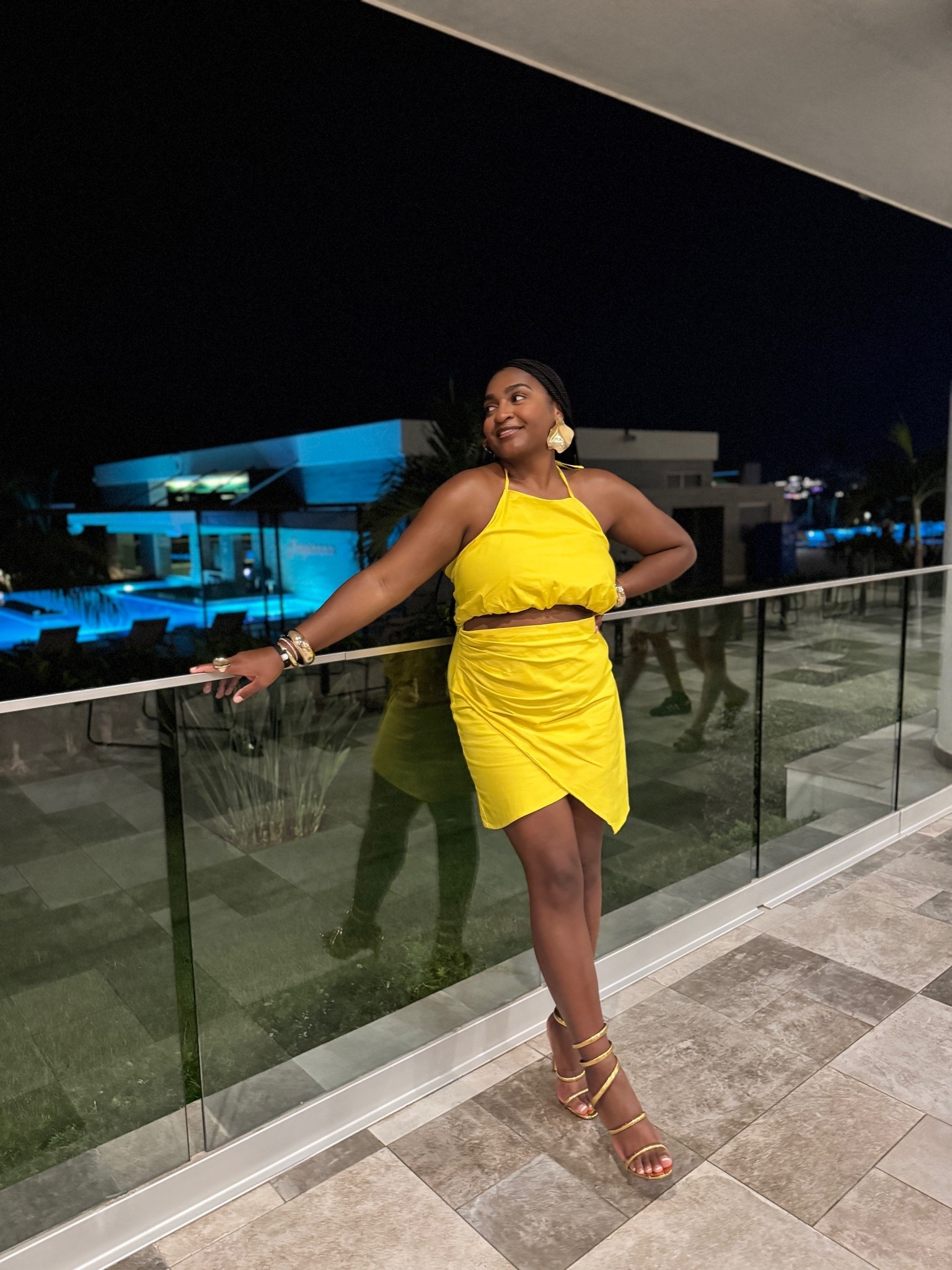 Another day in paradise with the love of my life ✨ Dress is old ASOS but I linked a few similar styles.