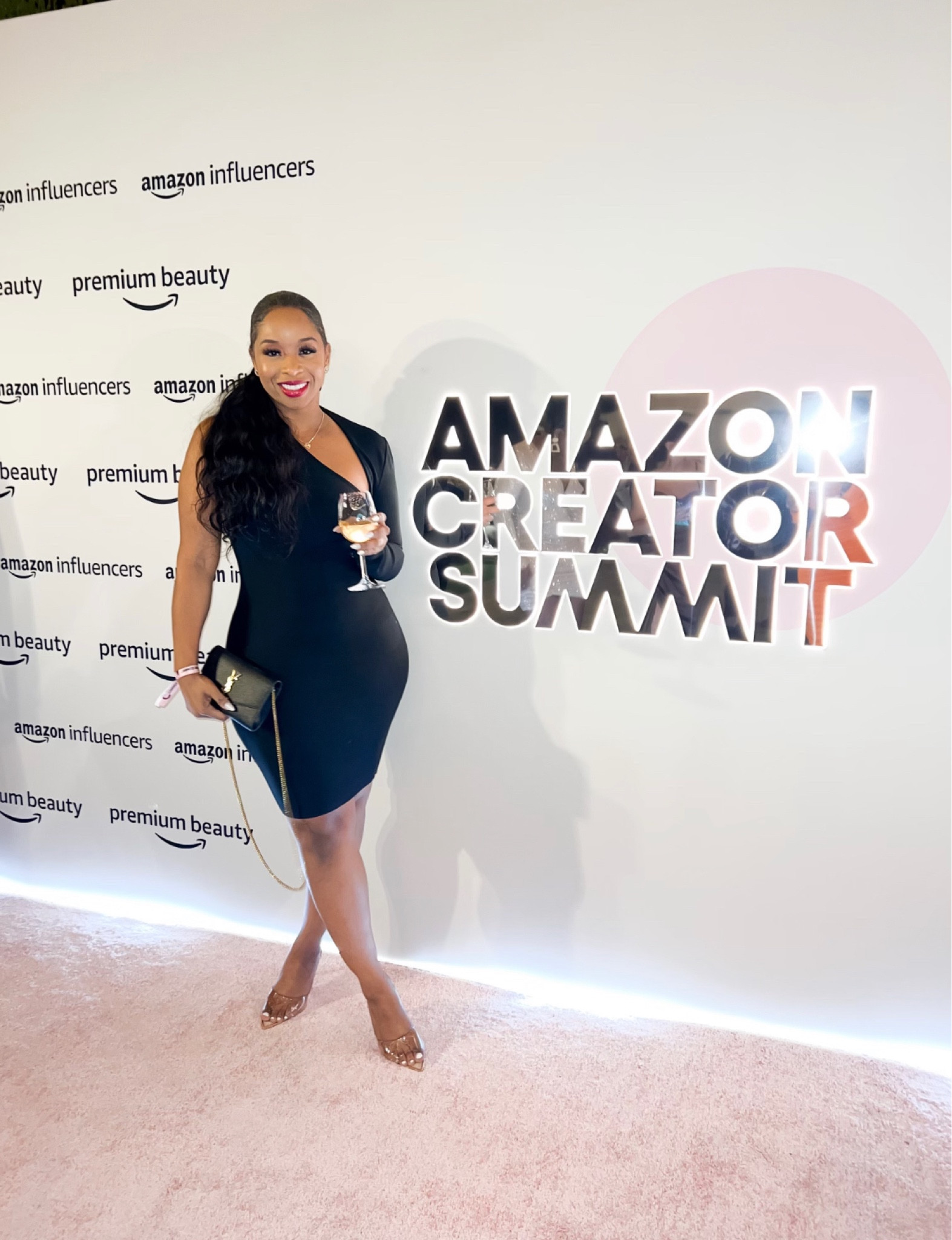 Cutout LBD 🖤

Black dress, mini dress, cut out dress 

#LTKSeasonal #LTKfit #LTKstyletip