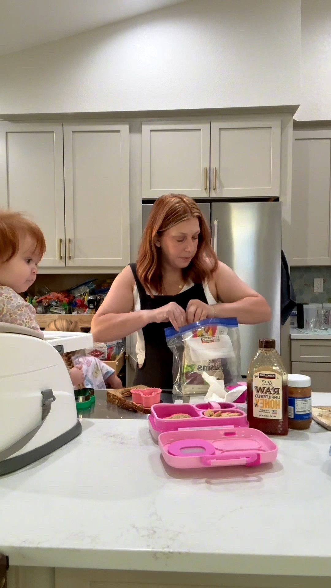 First field trip lunch for Jerrie! 🥪✨
Between baby Penny helping out and Jerrie vetoing my original sandwich shape for her own choice, mornings are always an adventure. Loving how easy the OmieBox Lite® makes packing—lightweight, built-in ice pack, and super easy for little hands to carry!
👉 What’s one must-have item in your kid’s lunchbox? Drop it in the comments!

#LTKdayinmylife #LTKKids #LTKBaby
