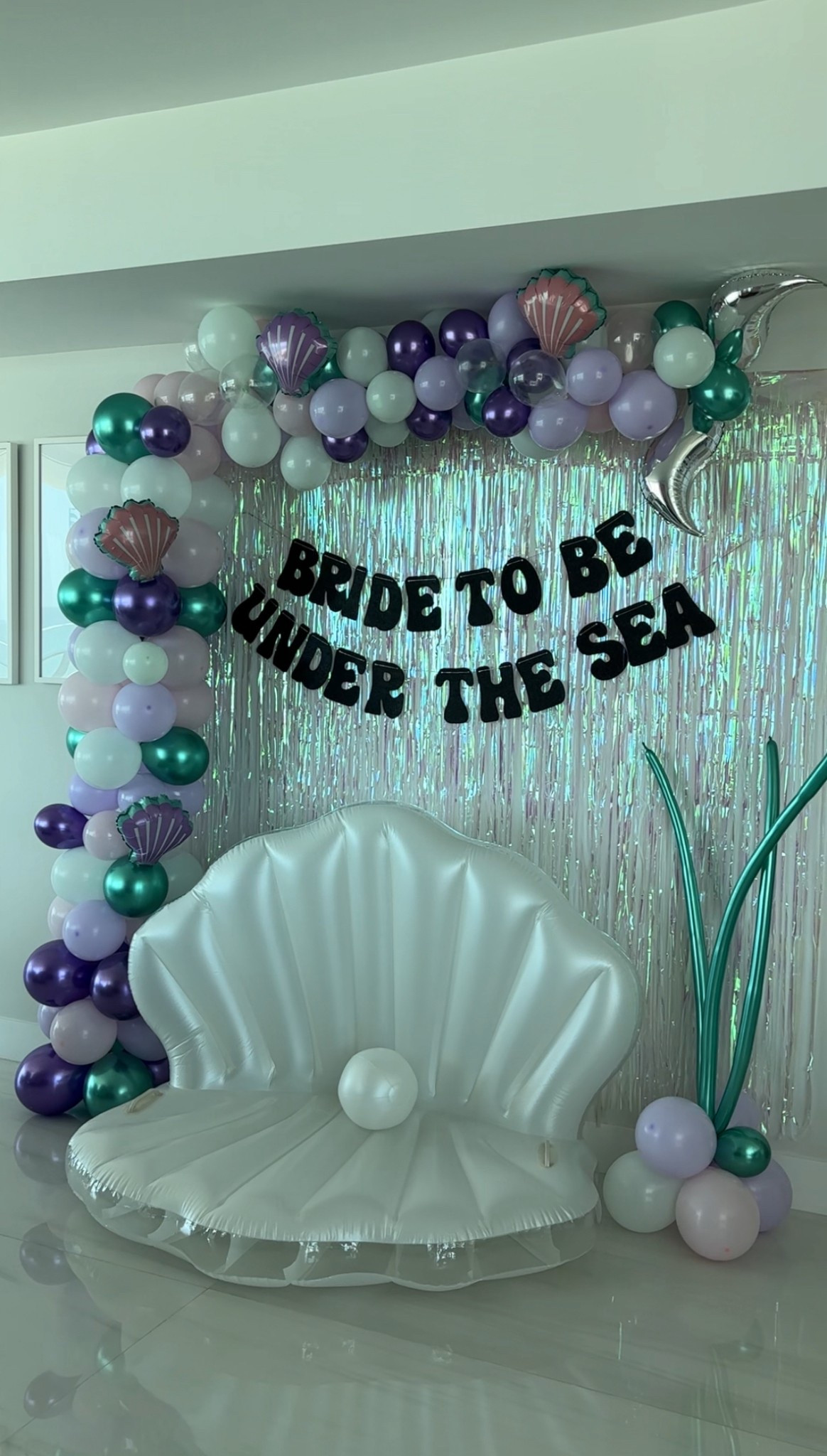 Under the sea bachelorette photo backdrop 🧜🏼‍♀️🐚🌊 #bachelorette #bachelorettedecor 