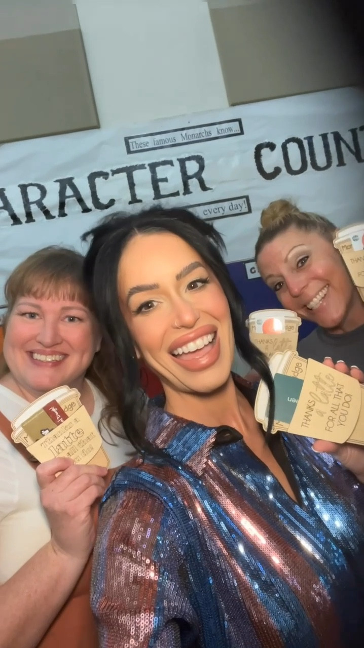 Sparkle
Holiday
Spring
Forever 21
Dress up
Two piece set
Night out
Date night 


#LTKparties #LTKSeasonal #LTKFestival