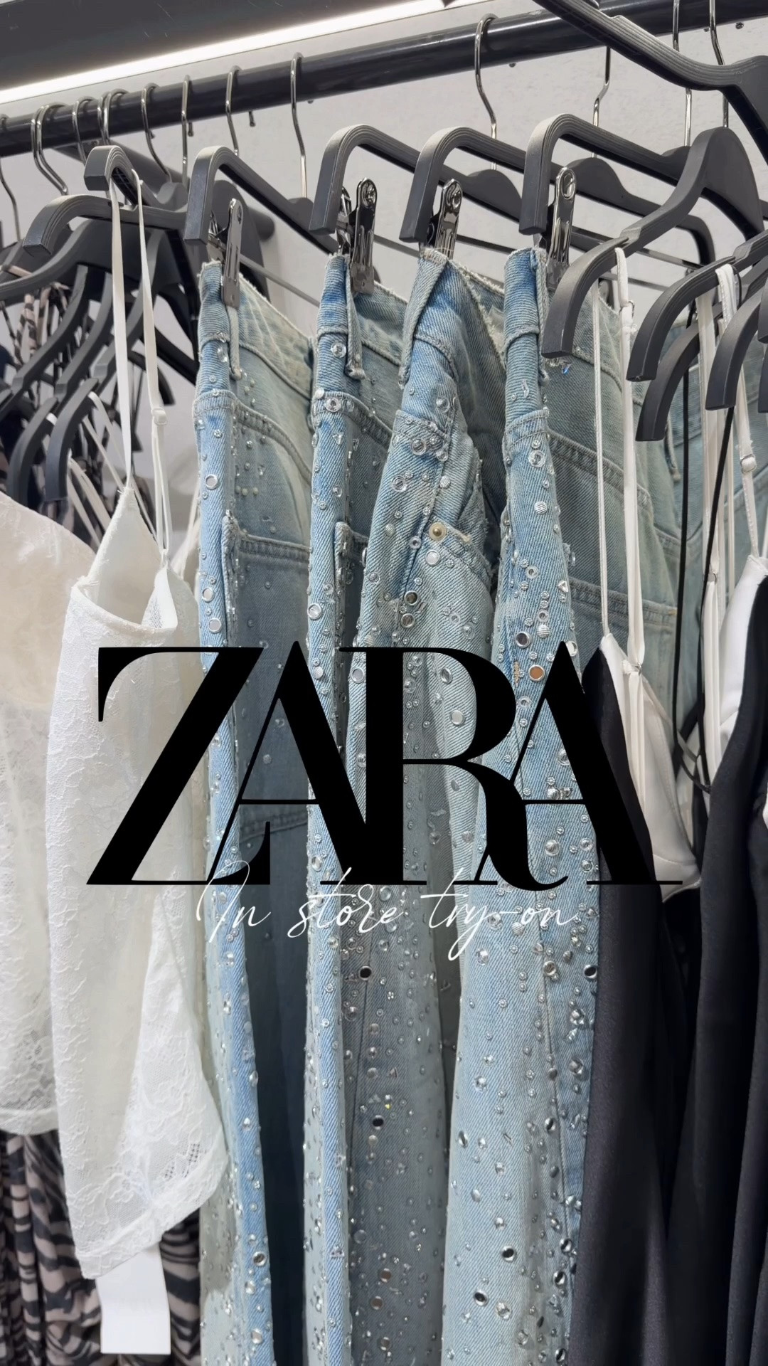 ZARA IN STORE TRY-ON ❤️🍂✨

THOSE SPARKLY JEANS!!! 🩵✨ woah
…. So I went into my local Zara today expecting to see jackets and boots but came out with some sparkly jeans and another Halterneck top 🤣 My Zara clearly hasn’t switched to autumn season yet but I DID get a gorgeous checked jacket (not the one in the video 😅) that I will include in my links - it’s vvv similar to the one I tried on but it’s black & white and has a zip instead of buttons and will be perfect for transitioning 💞

#LTKautumn #LTKsummer #LTKstyletip